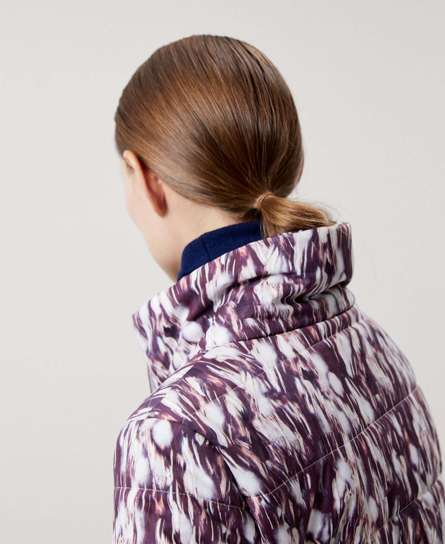 Chaqueta acolchada estampada image number 4