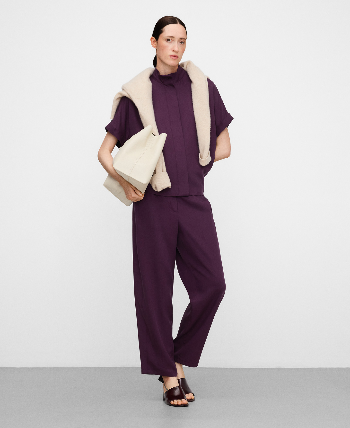 Responsible lyocell barrel fit trousers image number 1