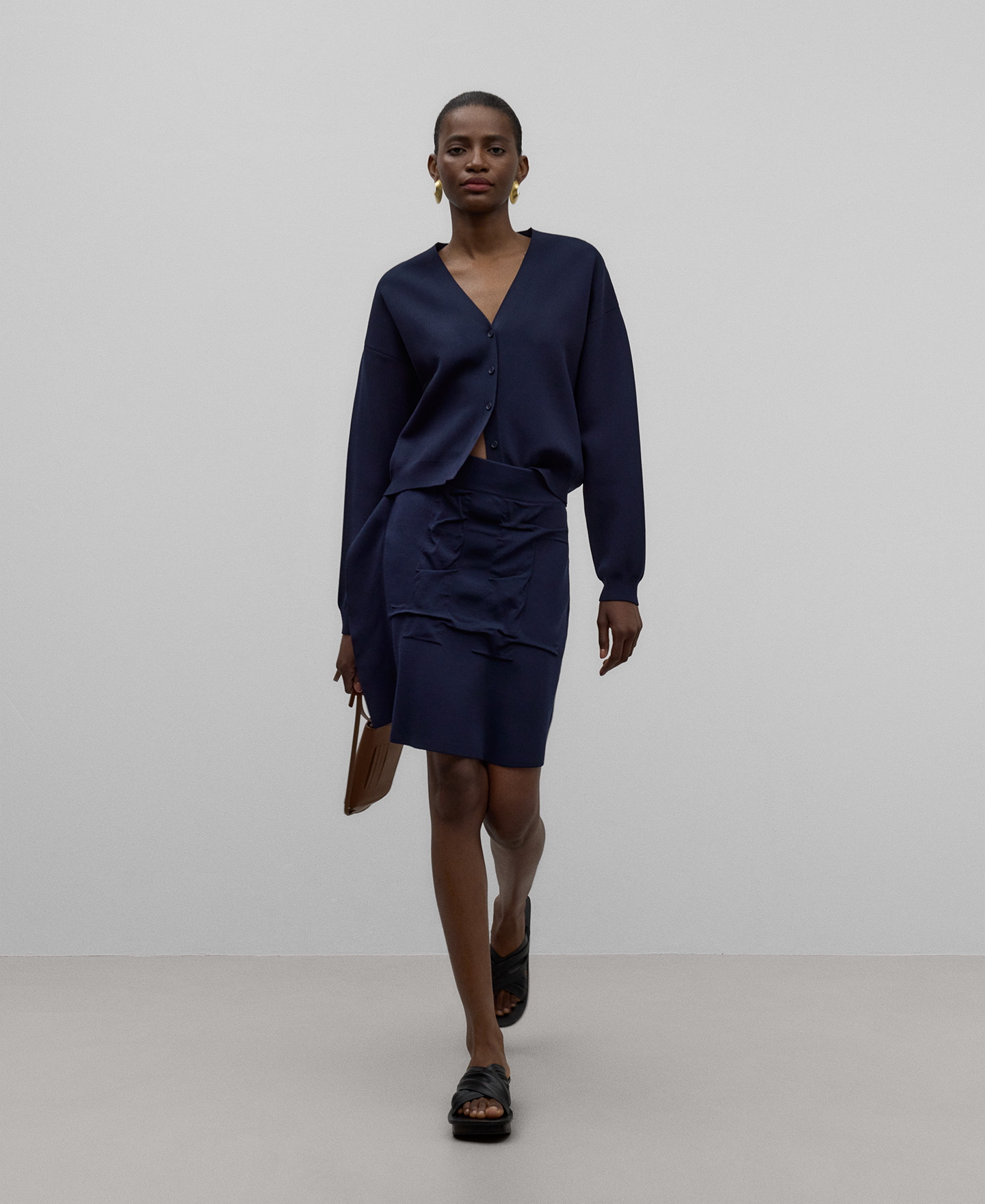 Falda corta asim&eacute;trica jacquard mujer image number 1