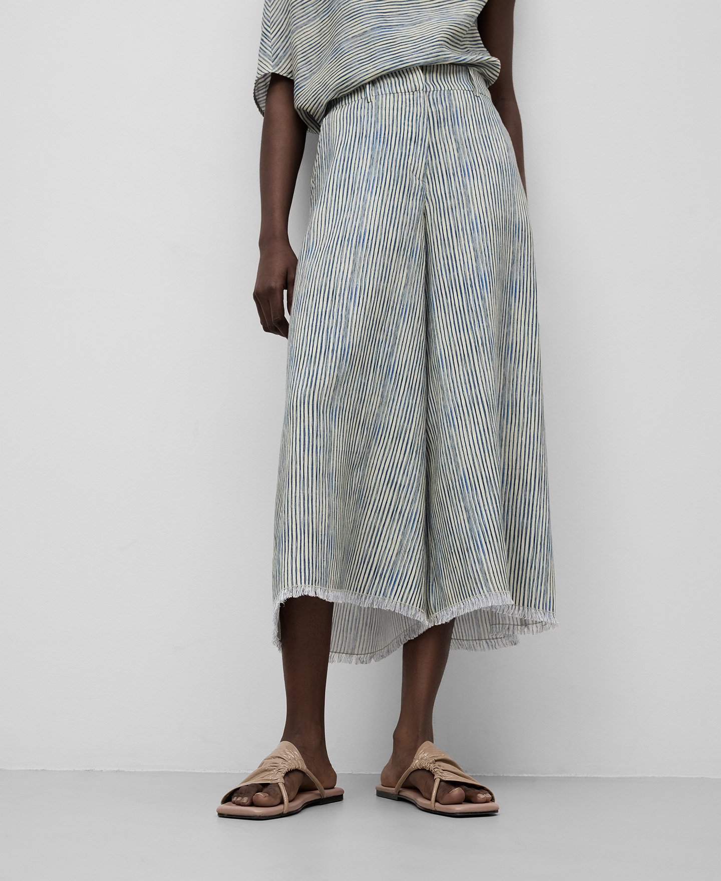 Pantalón culotte rayas lino mujer image number 0