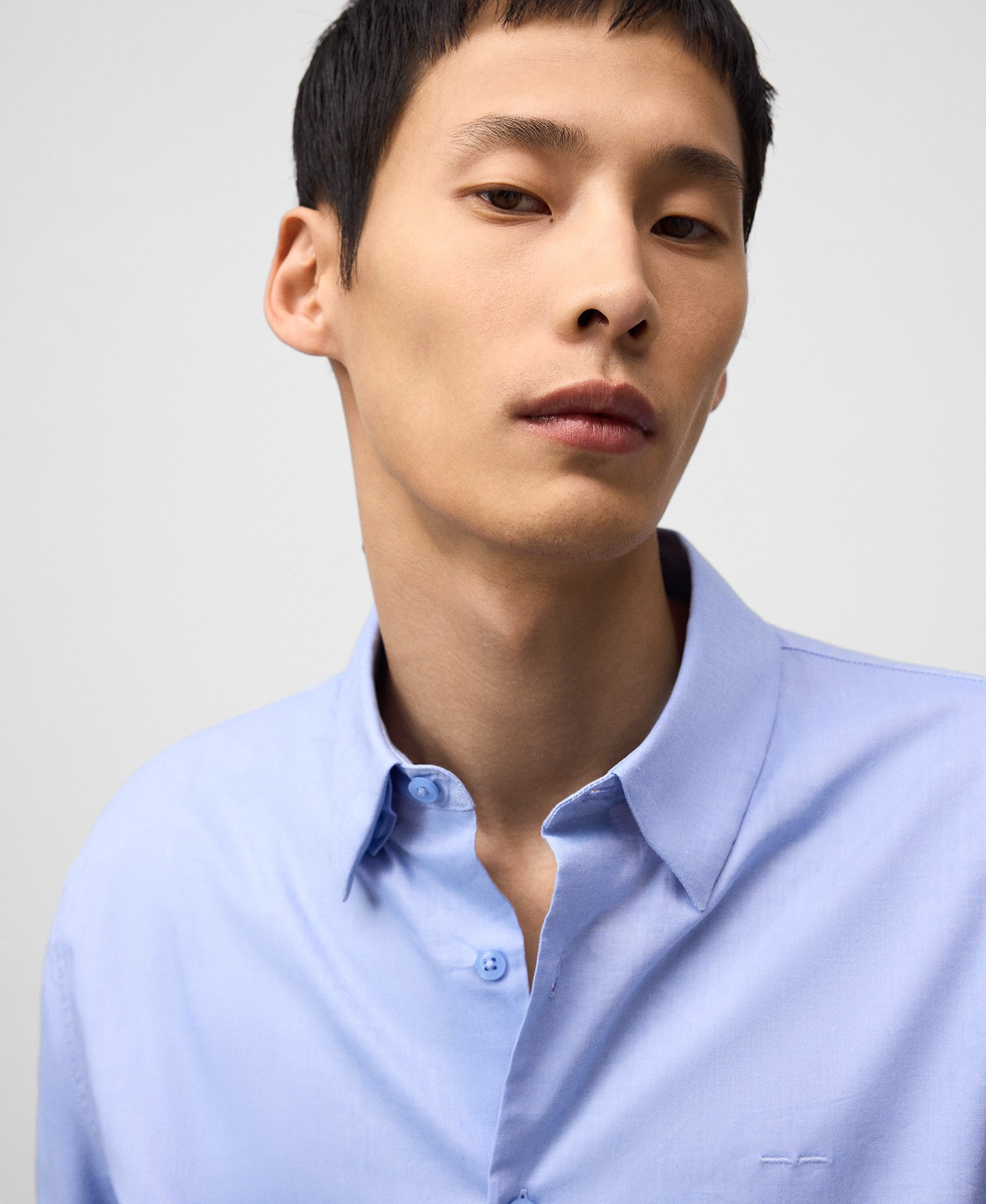 Camisa regular fit cuello solapa hombre image number 3