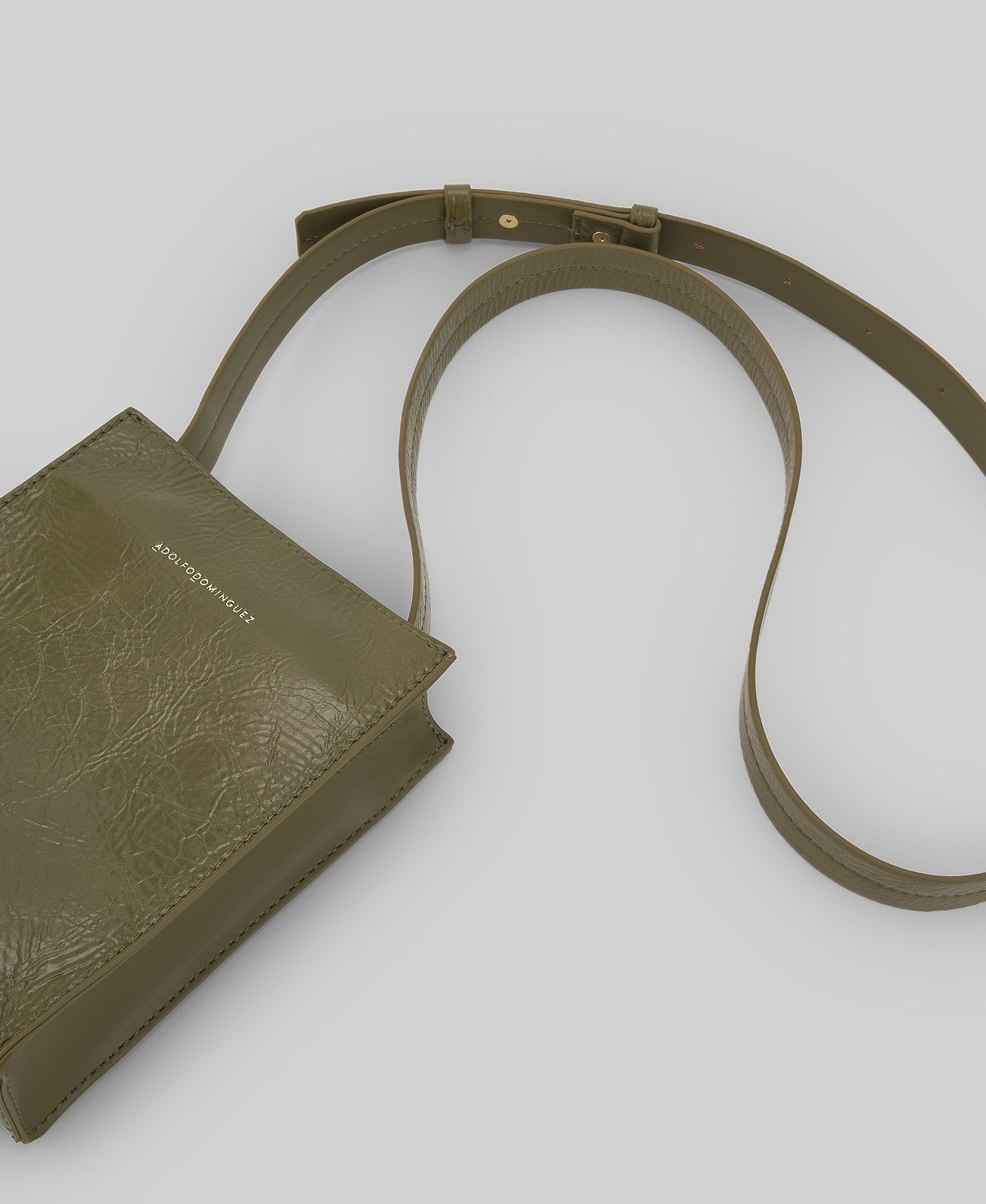 Small crackled crossbody woman image number 2
