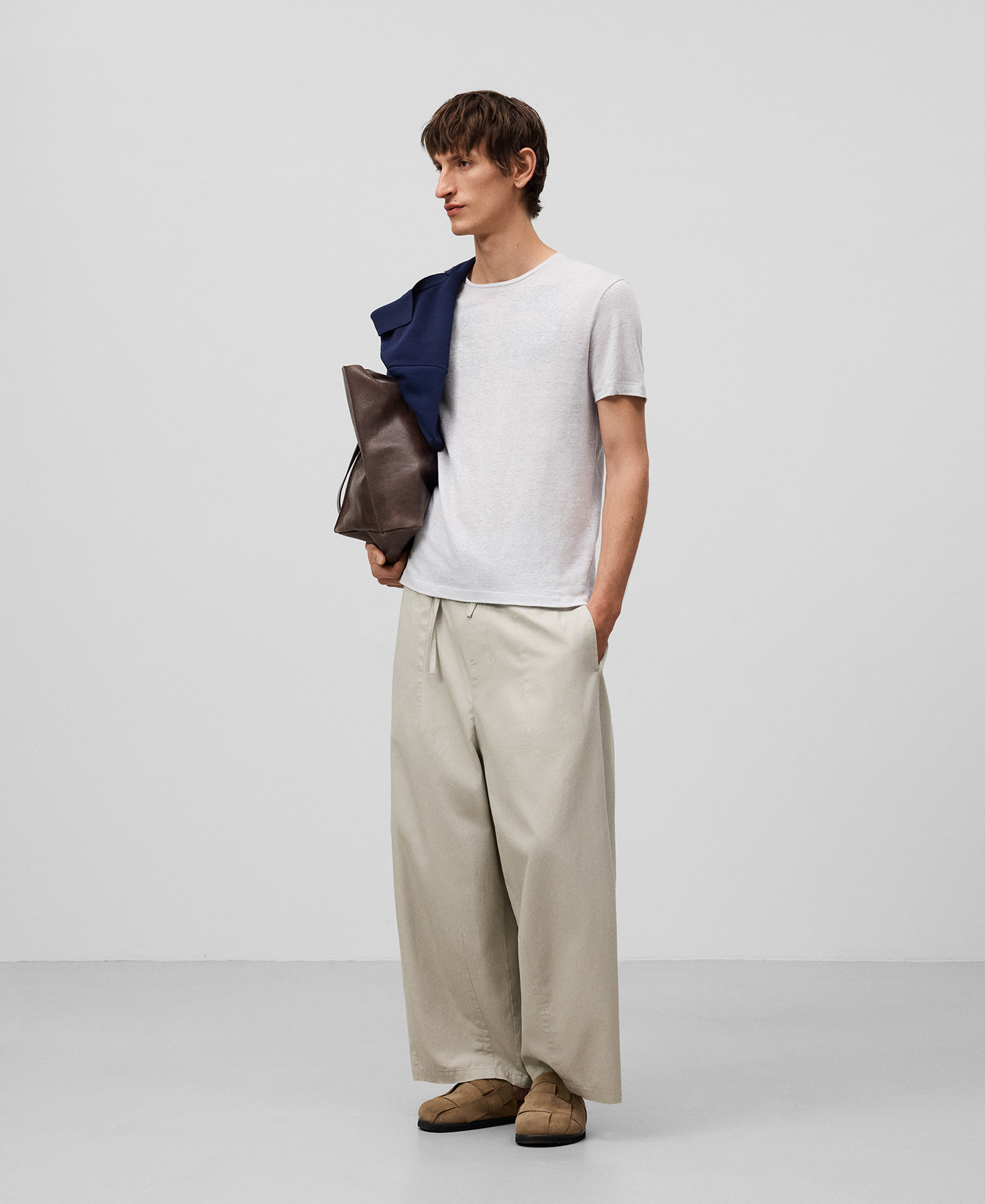 T-shirt regular fit en lin européen homme image number 1