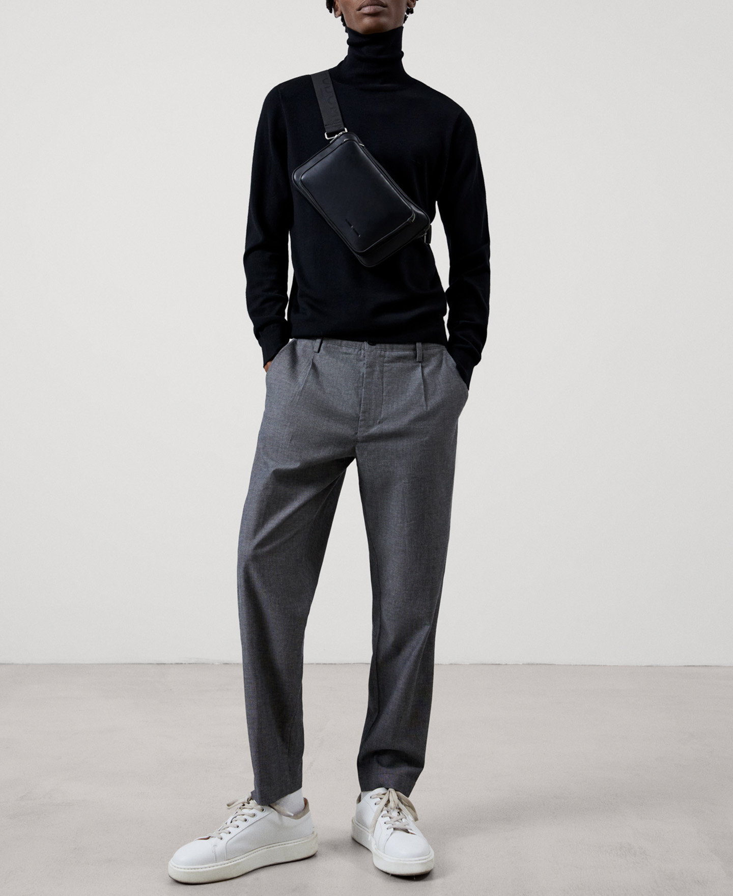 Chino trousers with recycled materials image number 1