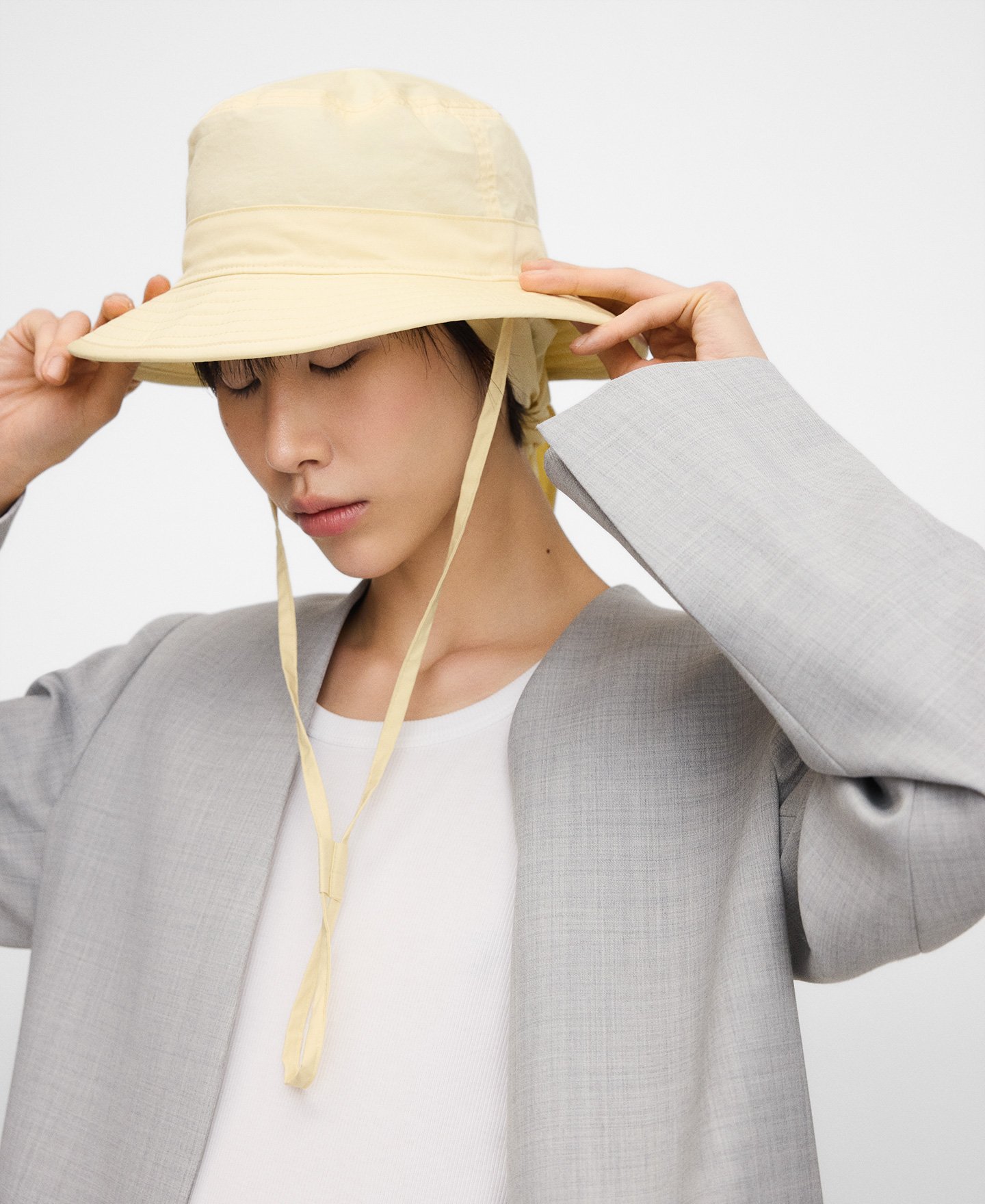 Bucket hat with removable scarf image number 3