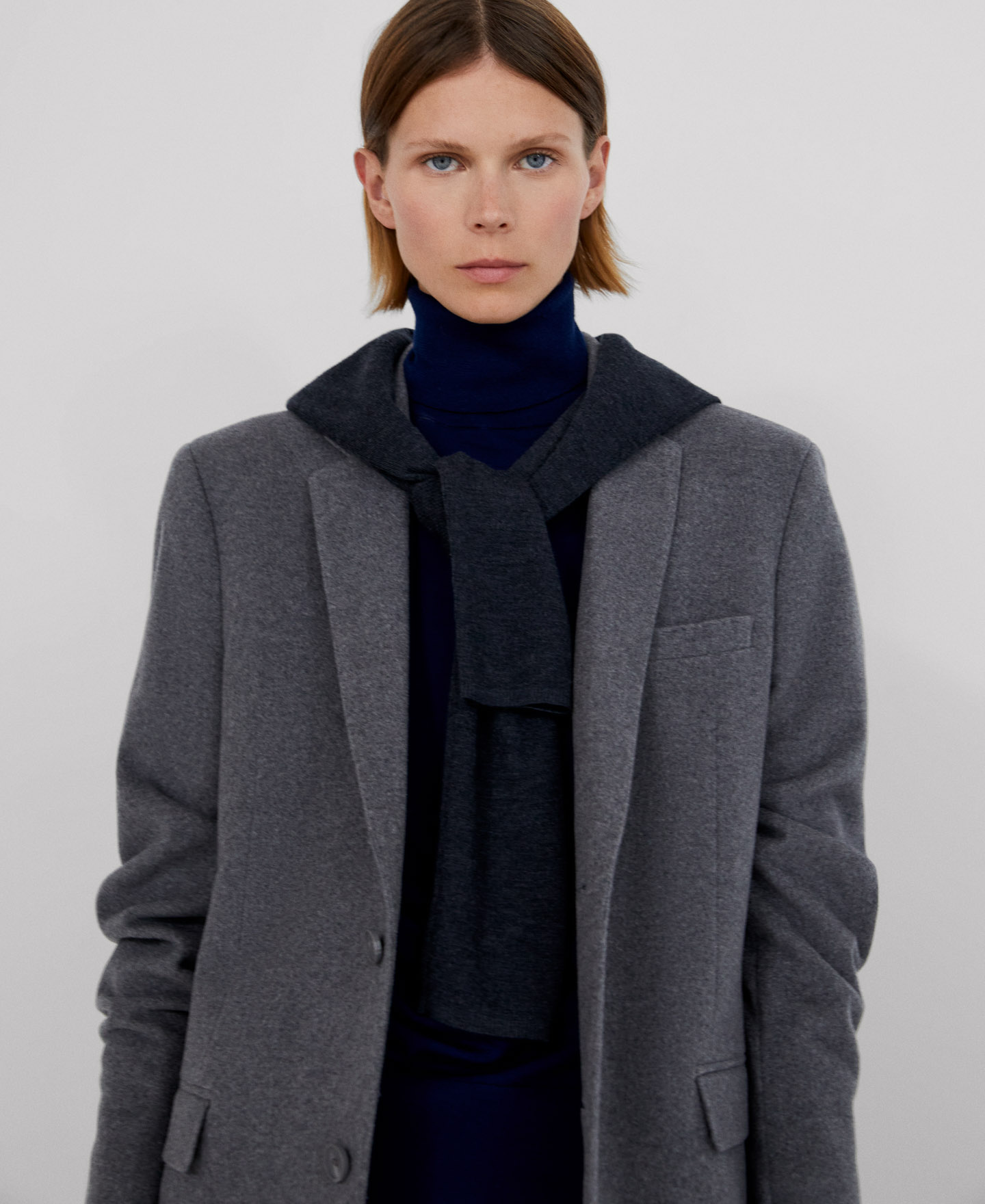 Merino wool turtleneck sweater image number 3