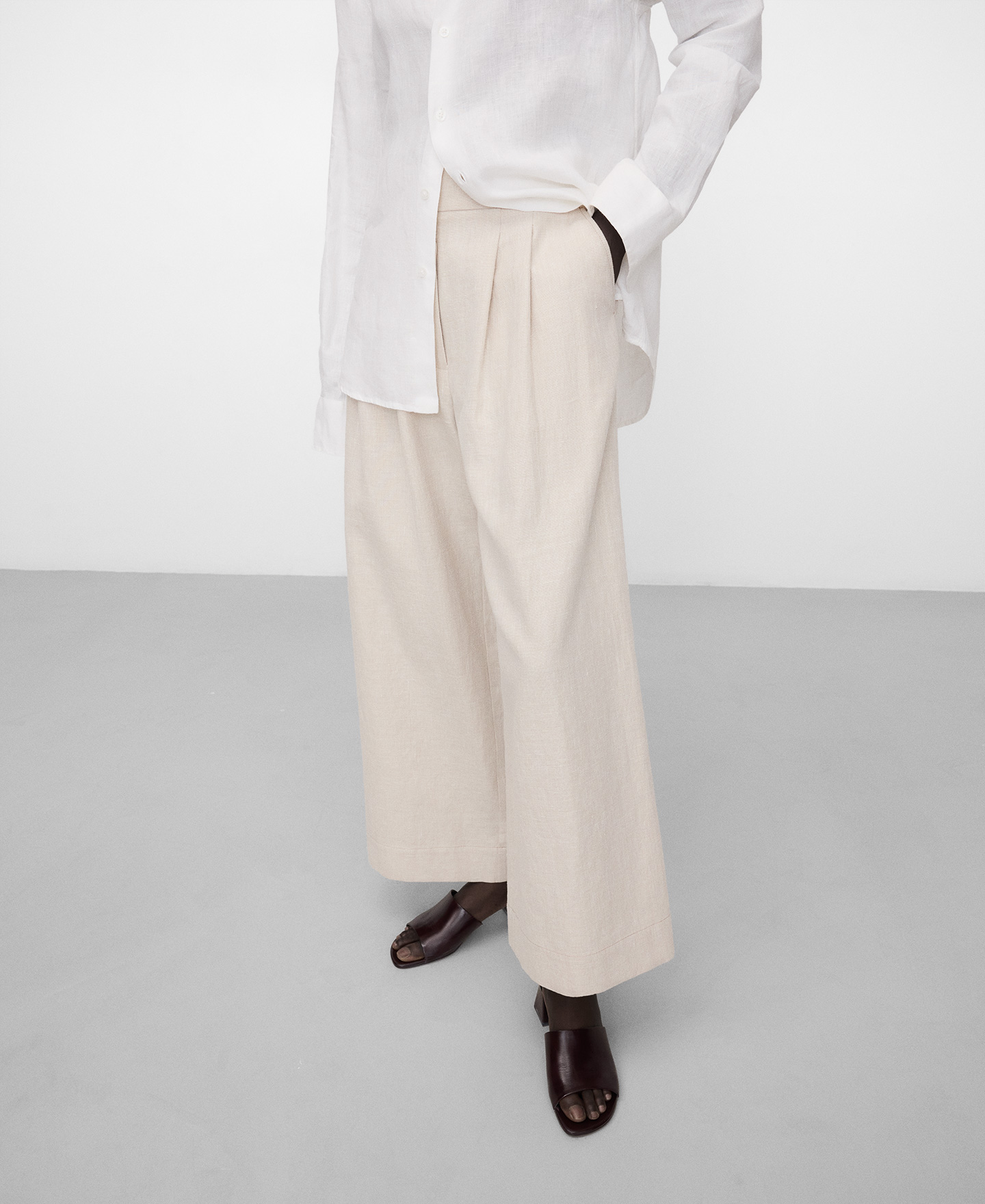 Double-pleated wide-leg trousers image number 0