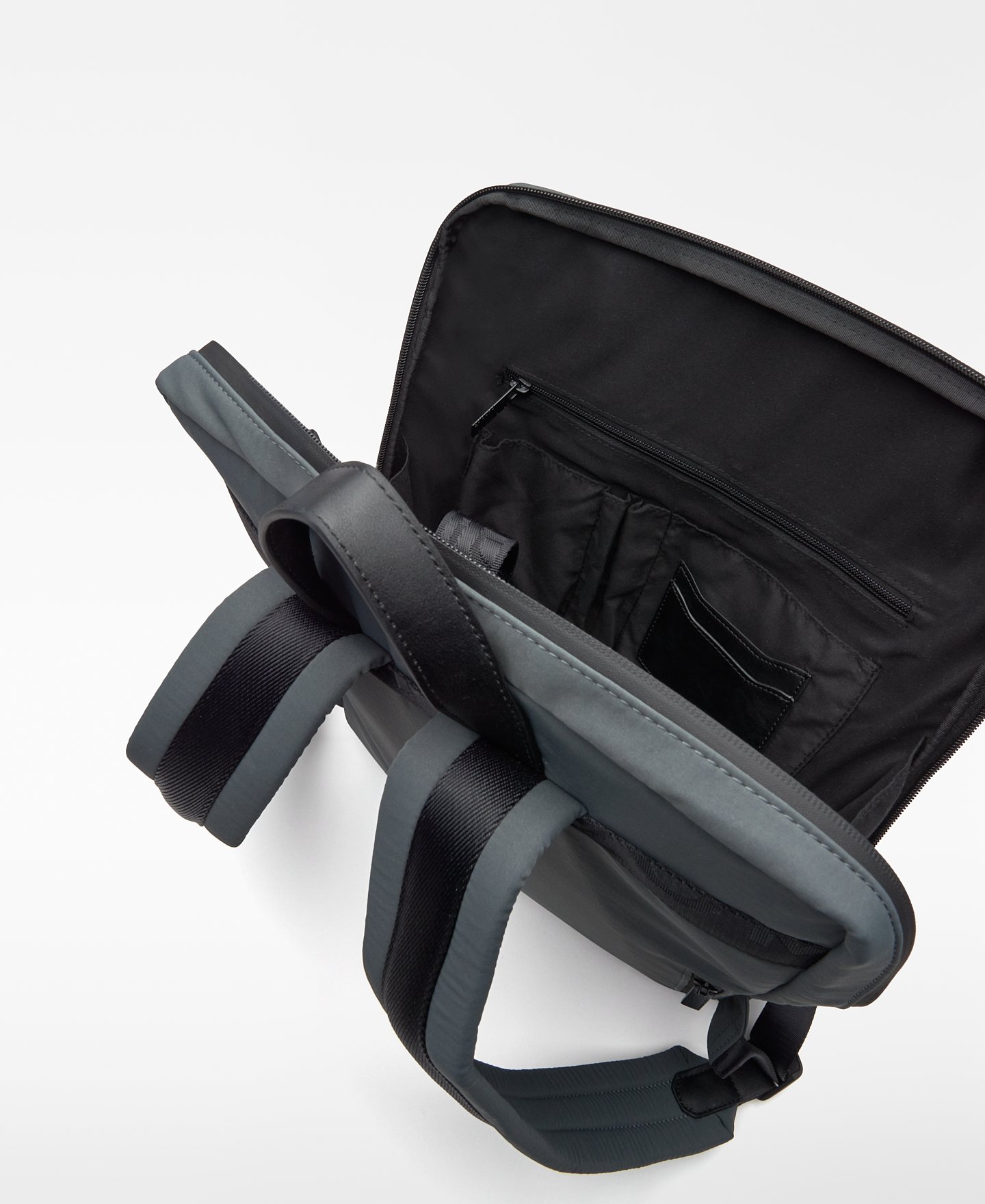 Nylon compact backpack man image number 3