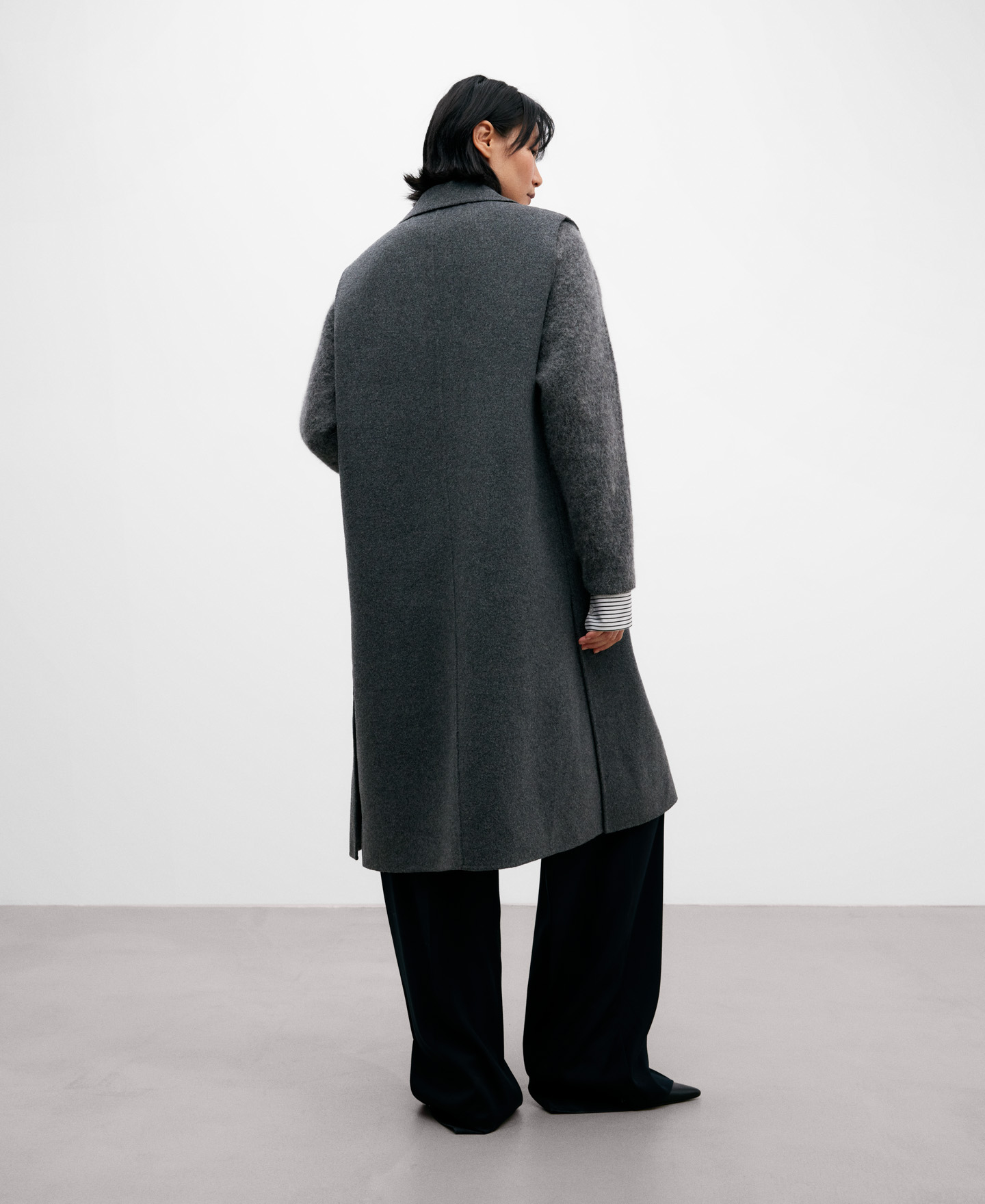 Merino wool long waistcoat for women image number 2