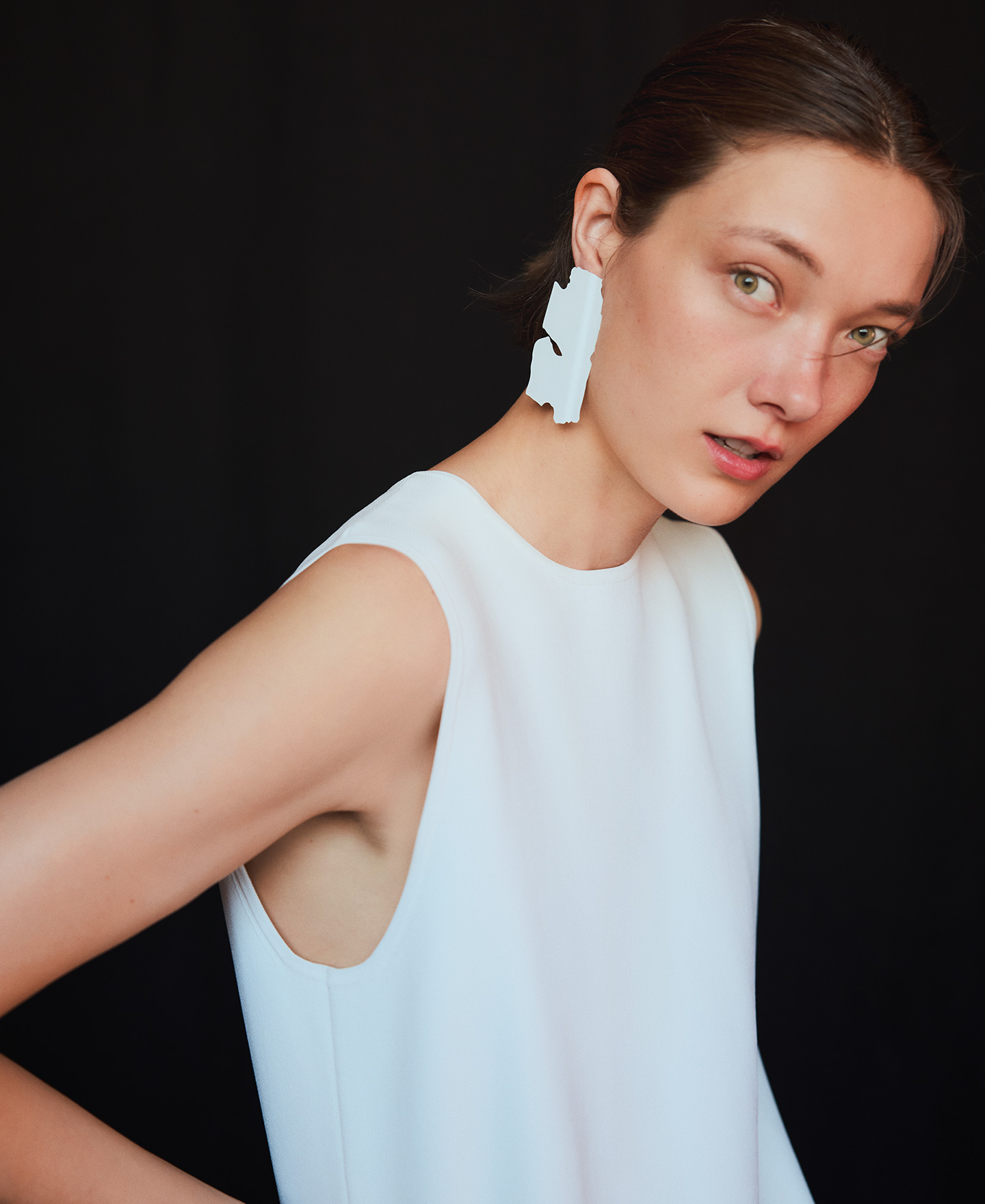 Lacquered metal plate earrings woman image number 3