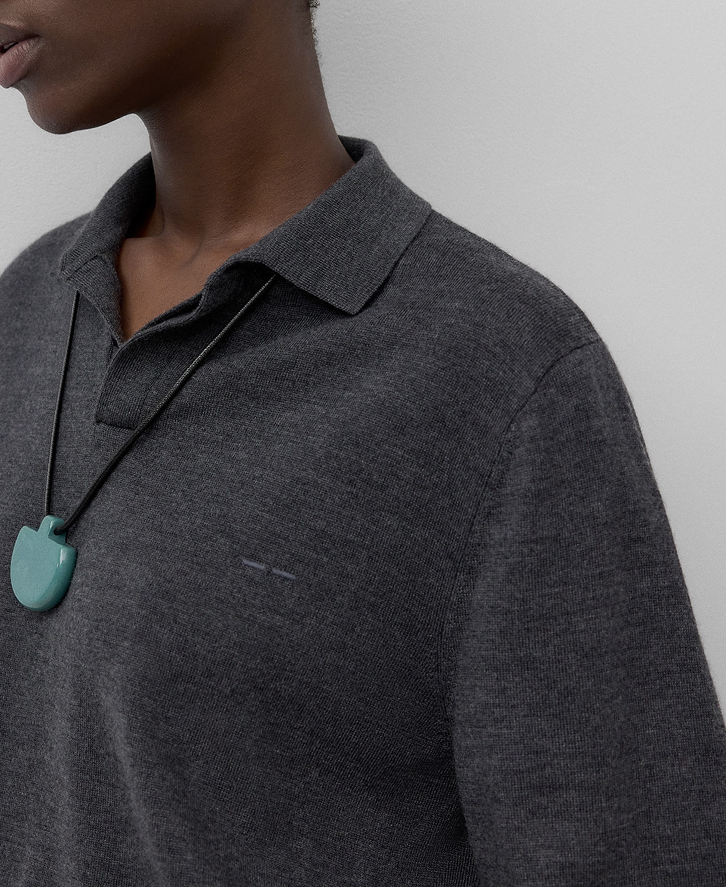 Resin piece necklace woman image number 3