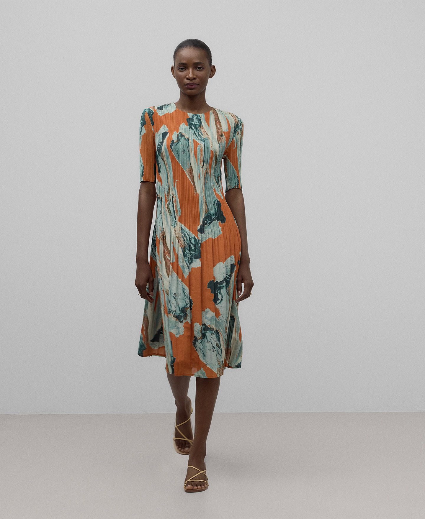 Vestido crinkle estampado mujer image number 1