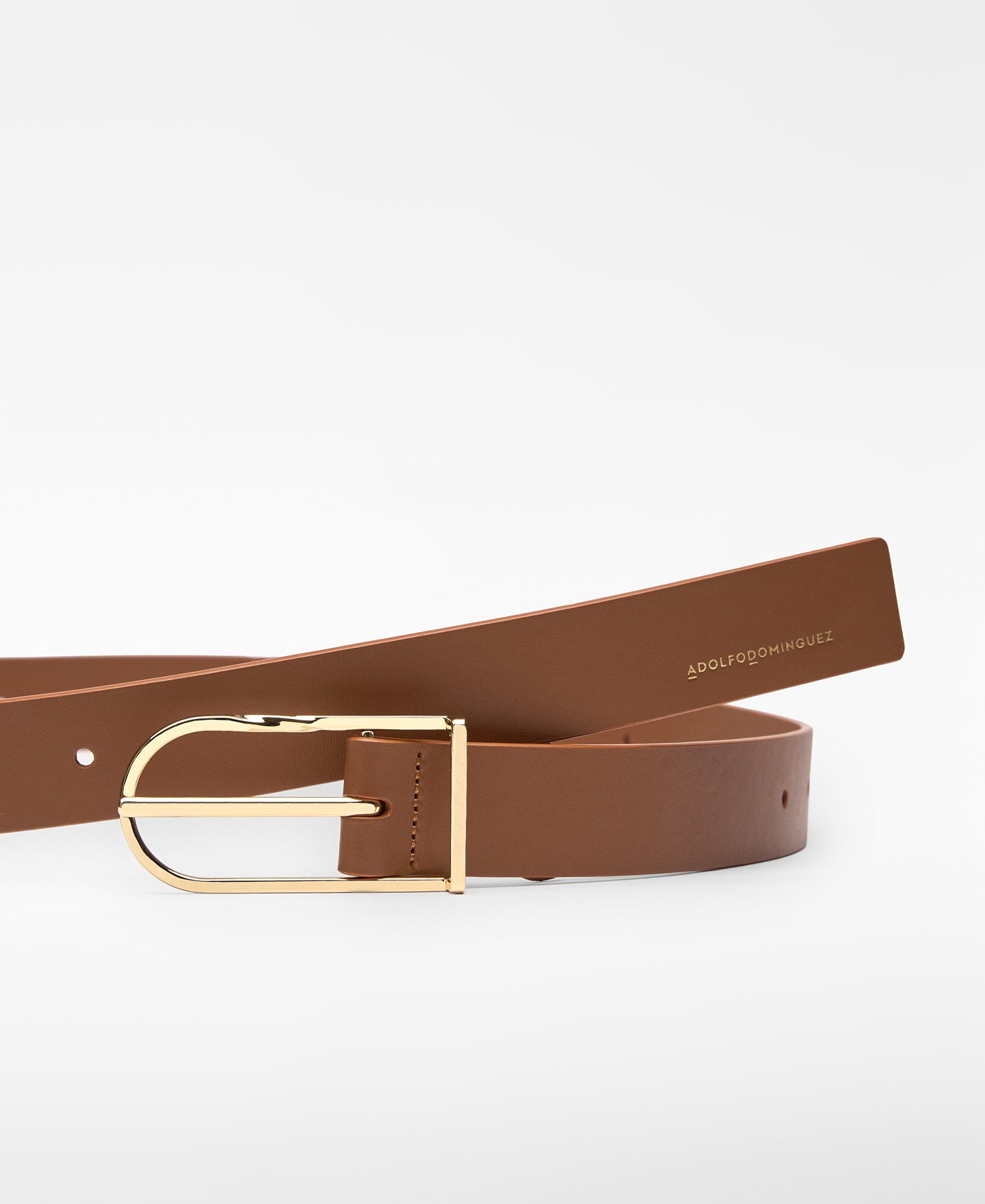 Cintur&oacute;n piel hebilla alargada image number 2