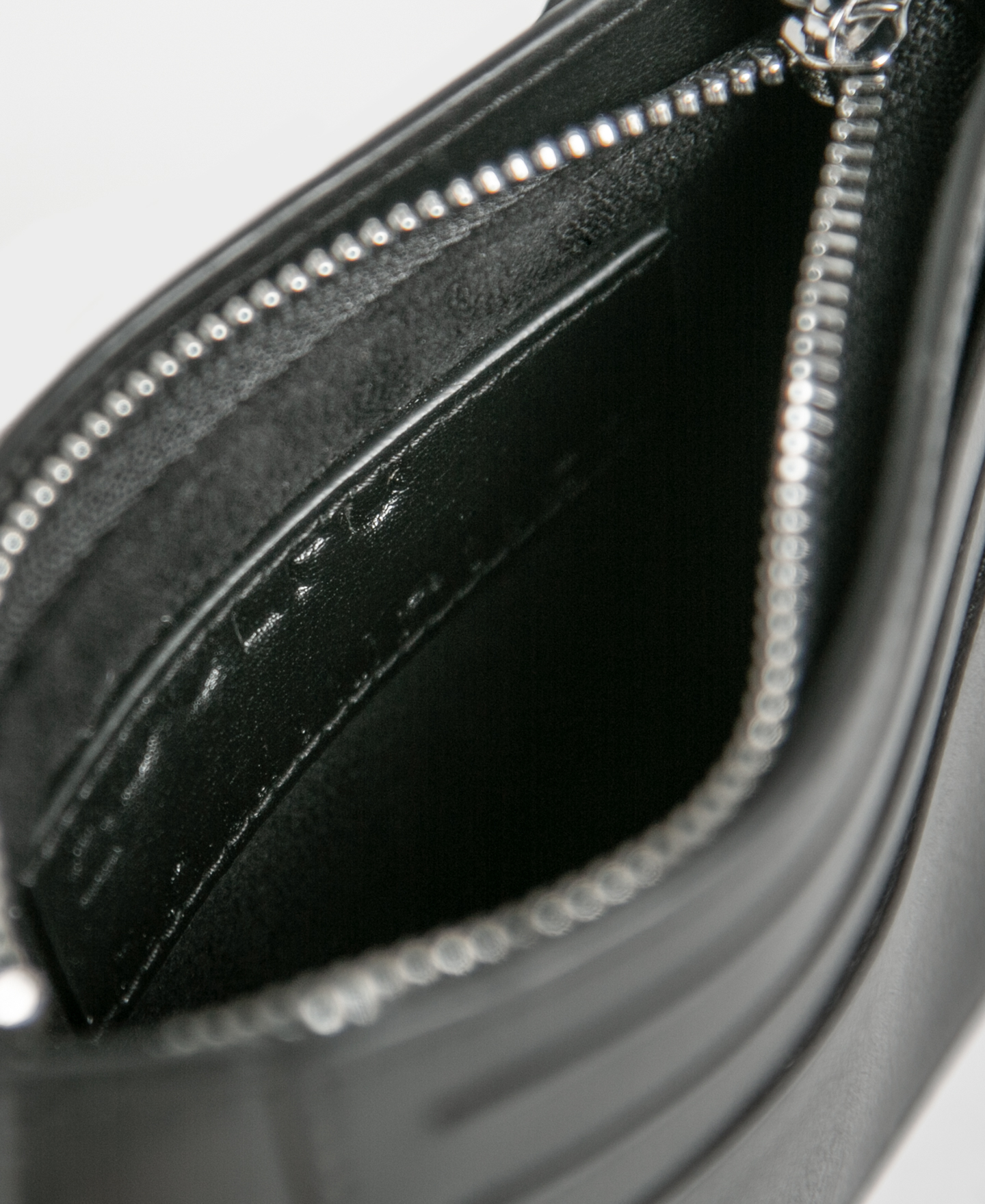 Cartera en piel vaqueta image number 2