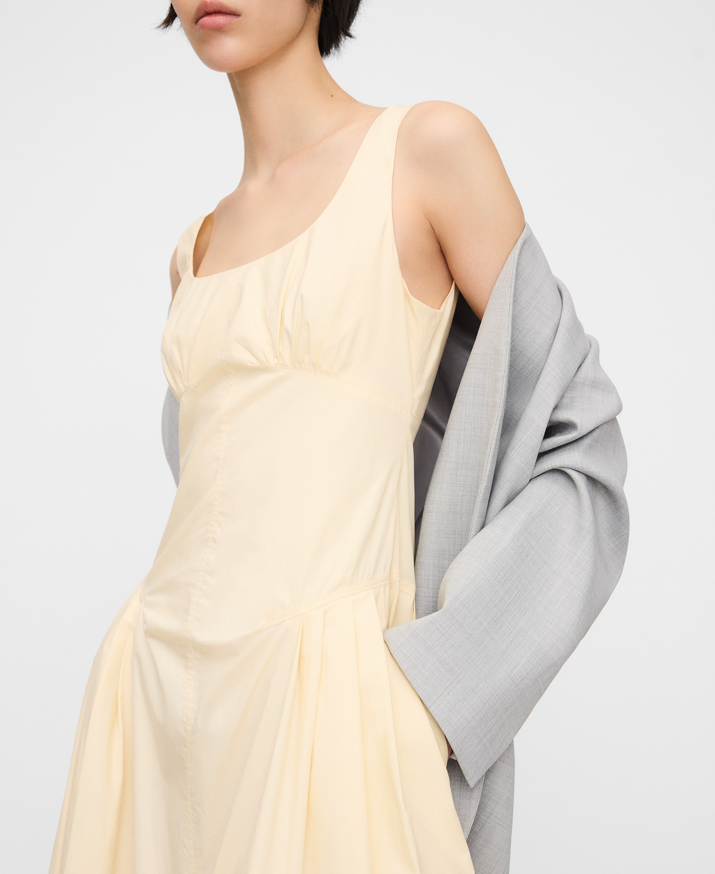 Vestido tirantes cintura entallada image number 3