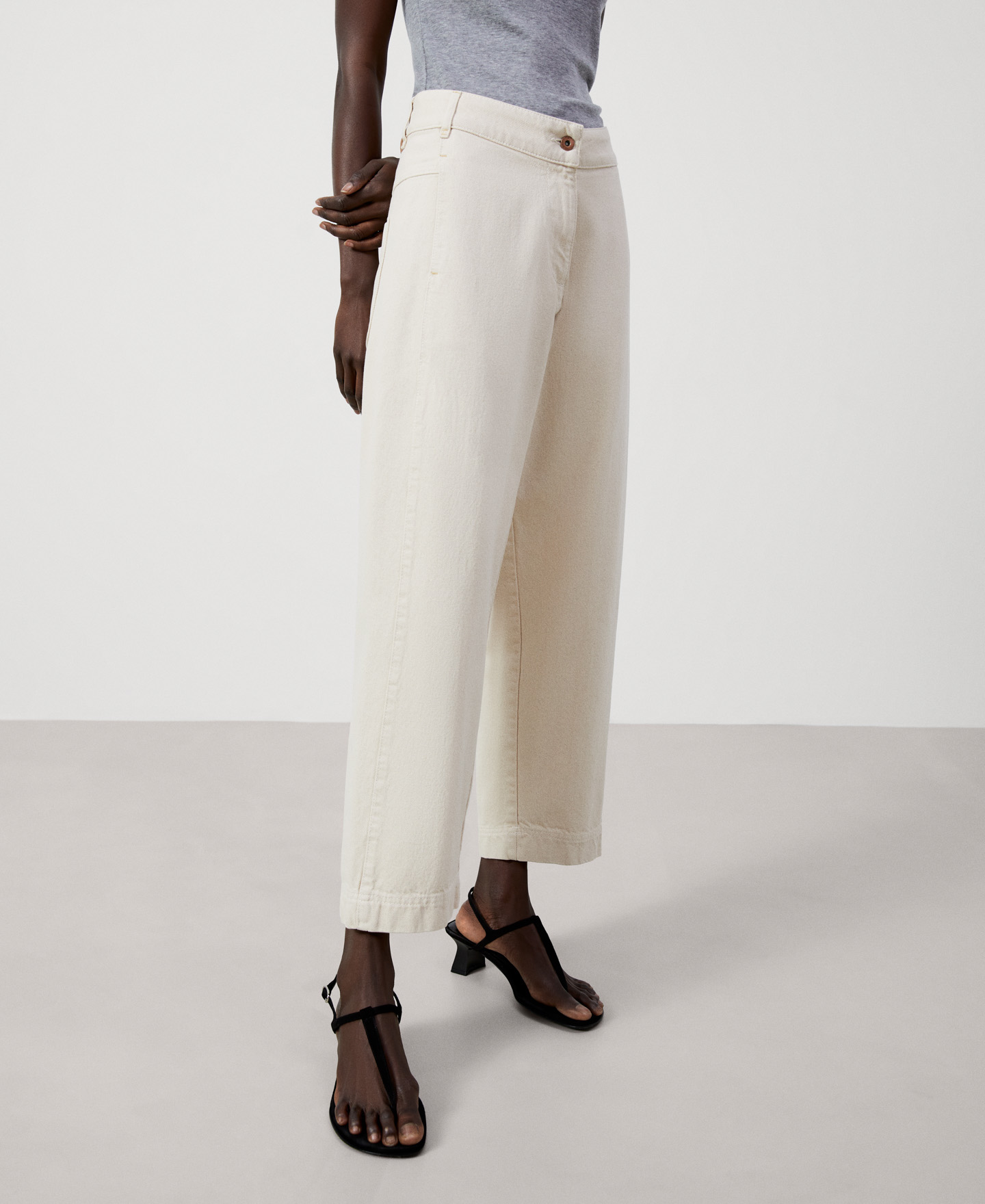 Organic cotton carrot jeans image number 0