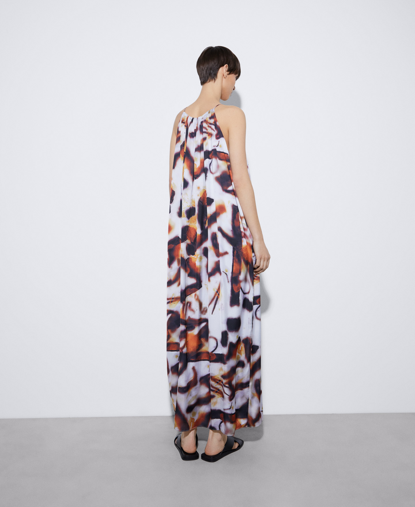 Halter neck long dress image number 2