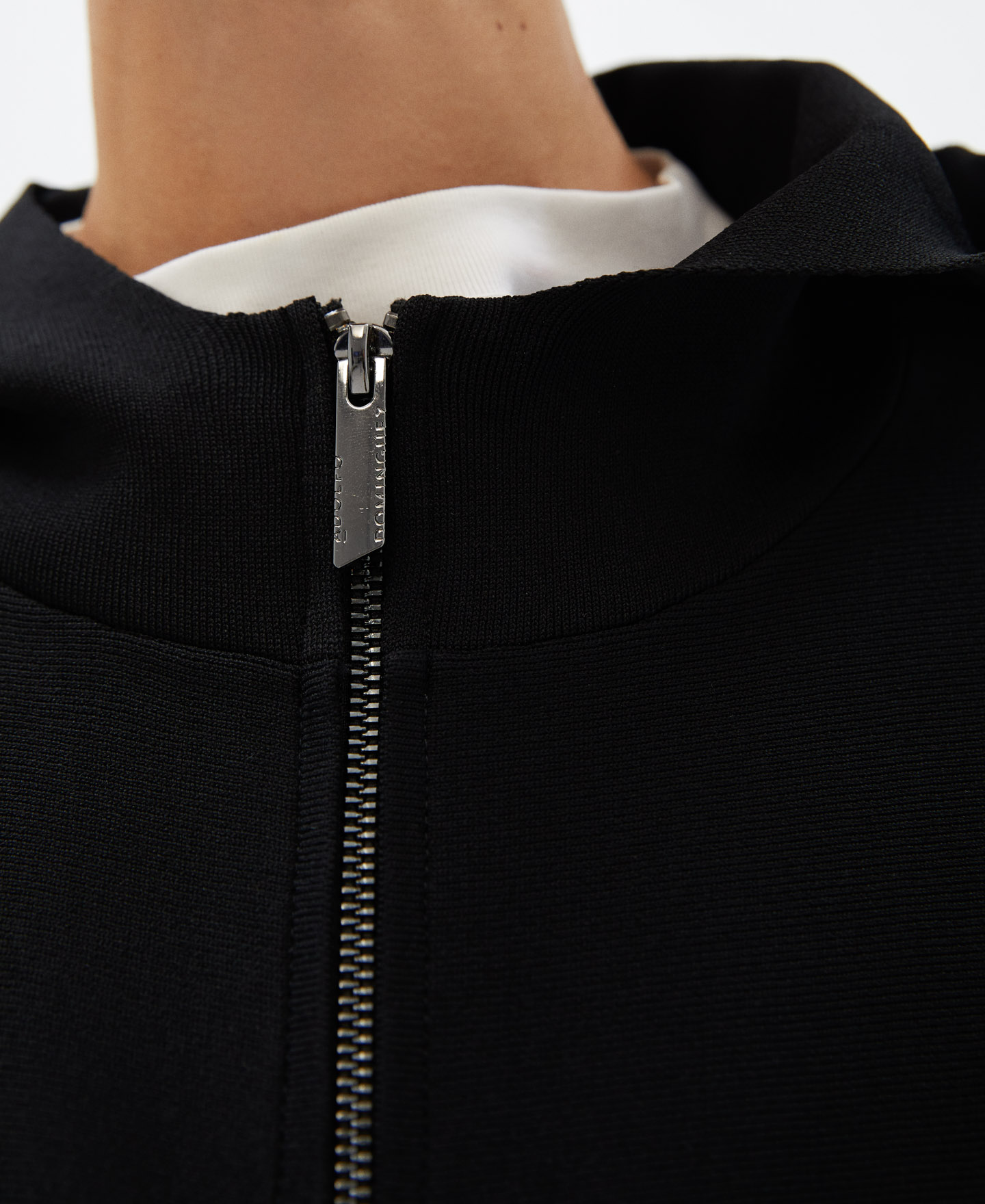 Viscose knitted hoodie image number 3