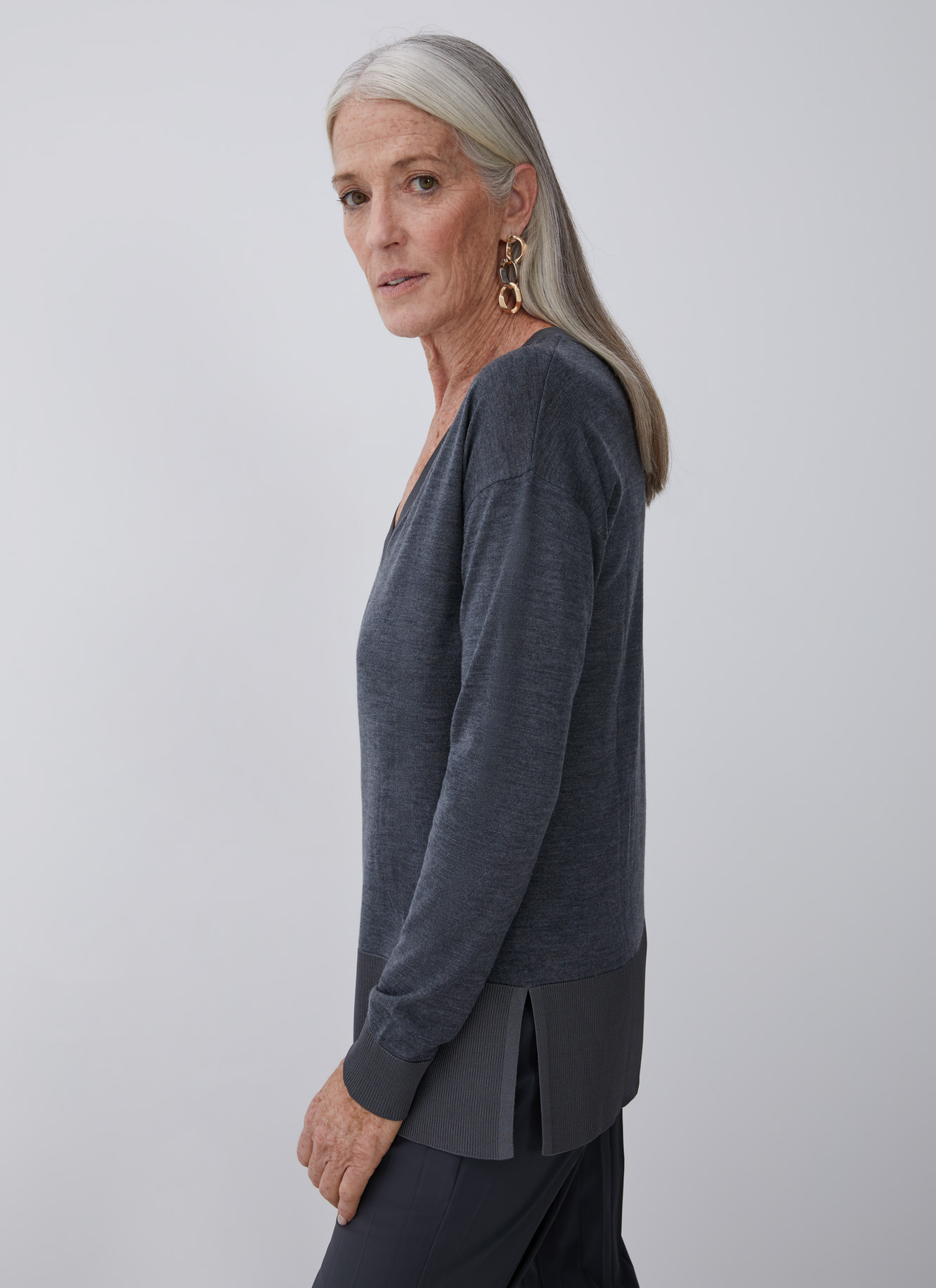 Fluid merino wool sweater image number 3