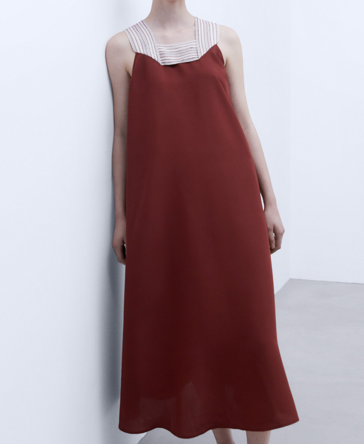 Vestido largo con tirantes a detalle image number 0