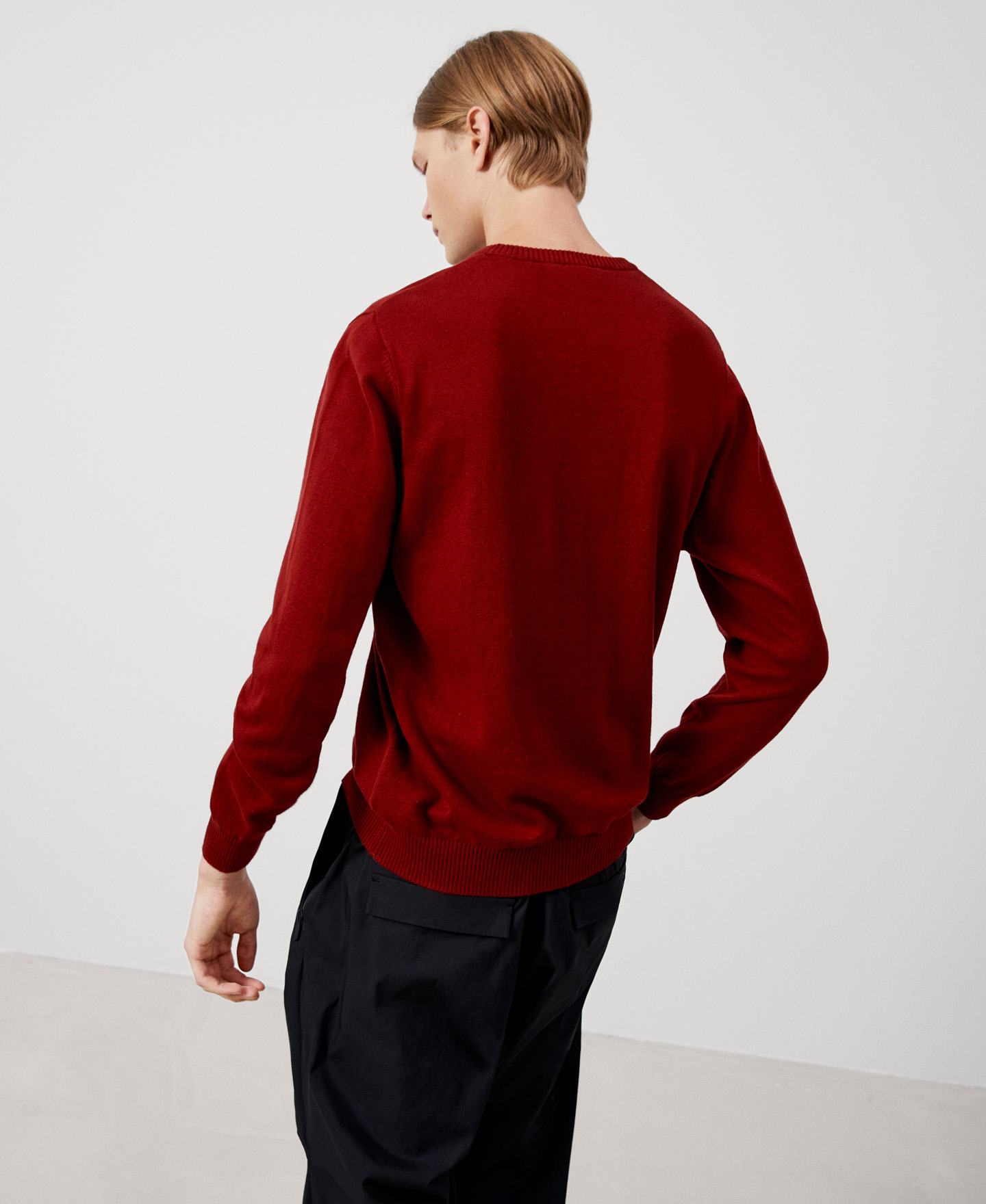 Cotton and wool V-neck sweater image number 2