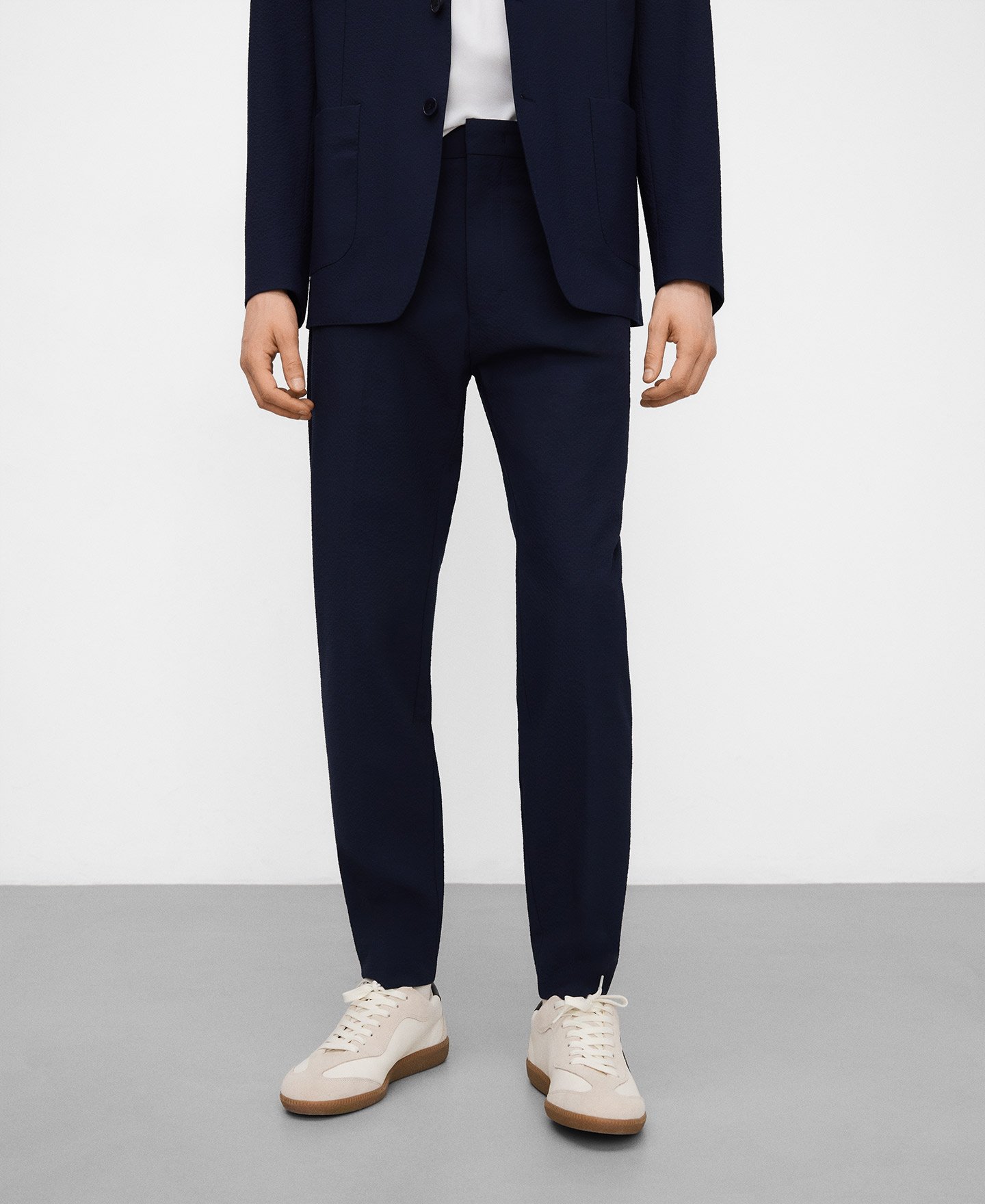 Pantal&oacute;n slim fit seersucker image number 0