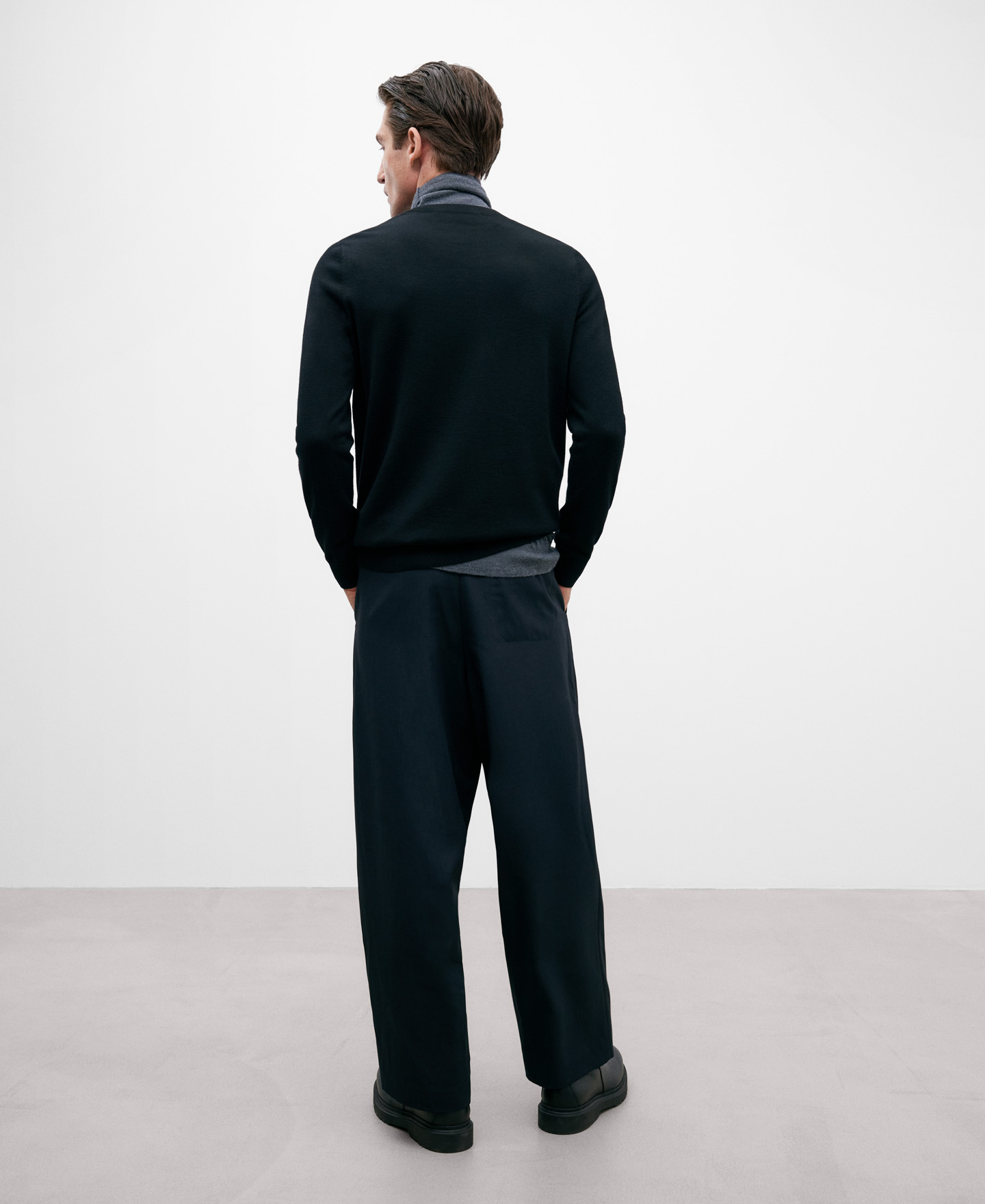 Merino wool black sweater for men image number 2