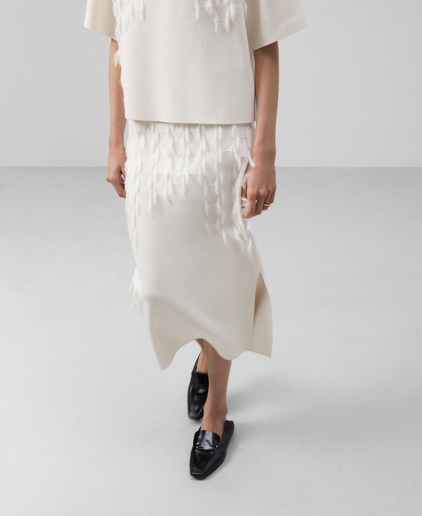 Knit skirt with fringe detailing woman image number 0