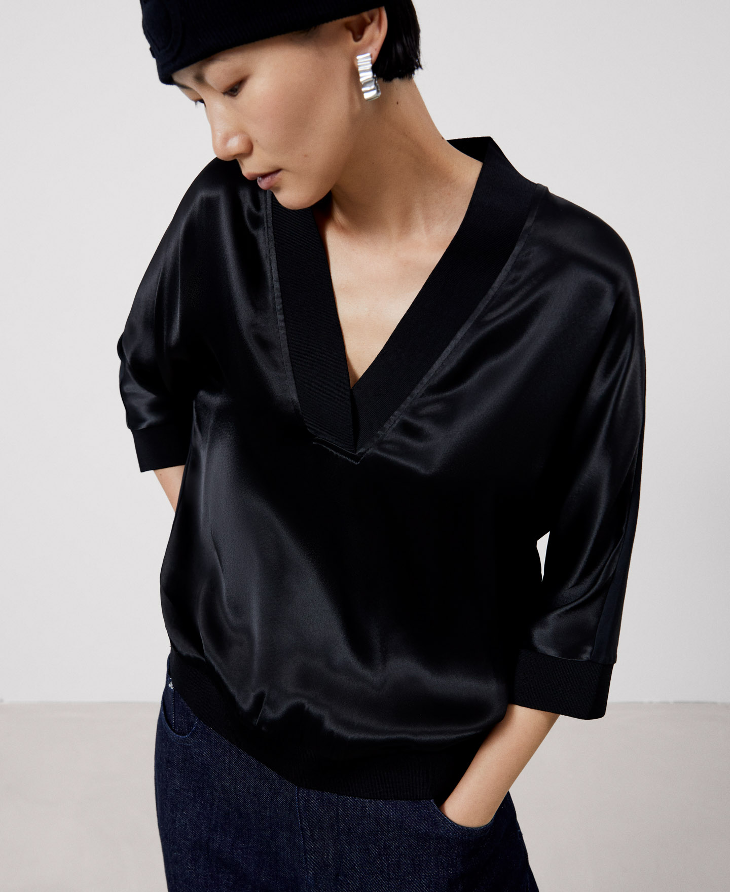Viscose V-neckline blouse image number 0