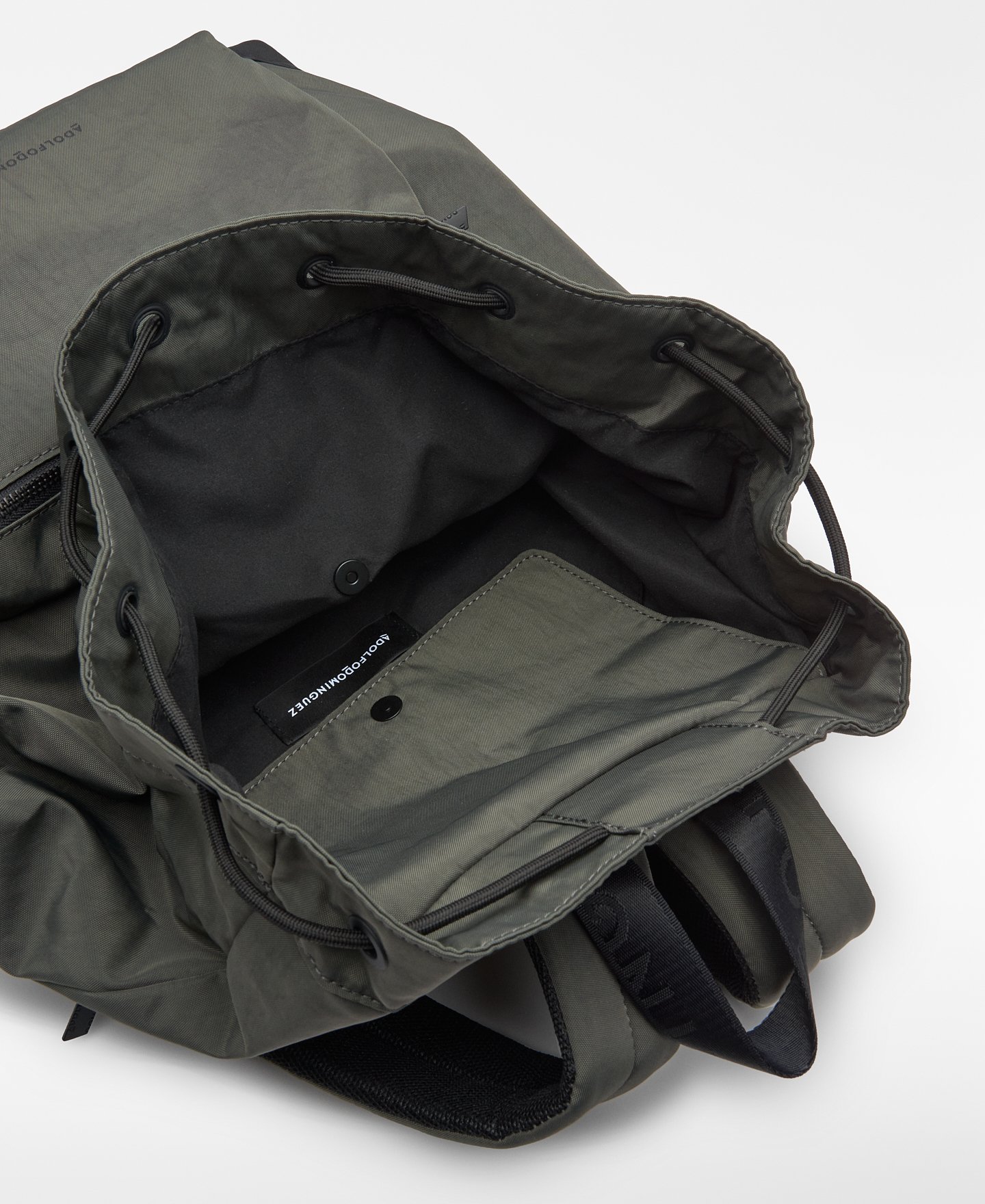 Mochila saco nailon hombre image number 2