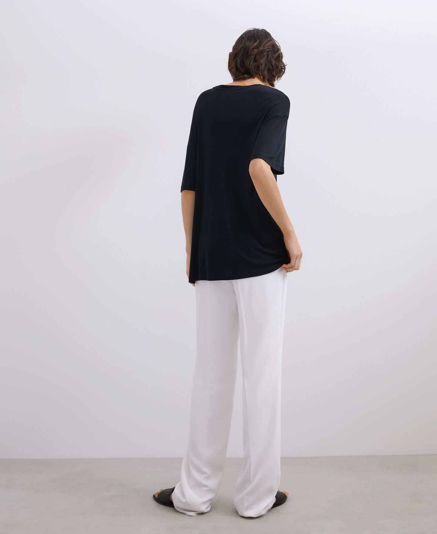 Camiseta oversized escote caja viscosa image number 1
