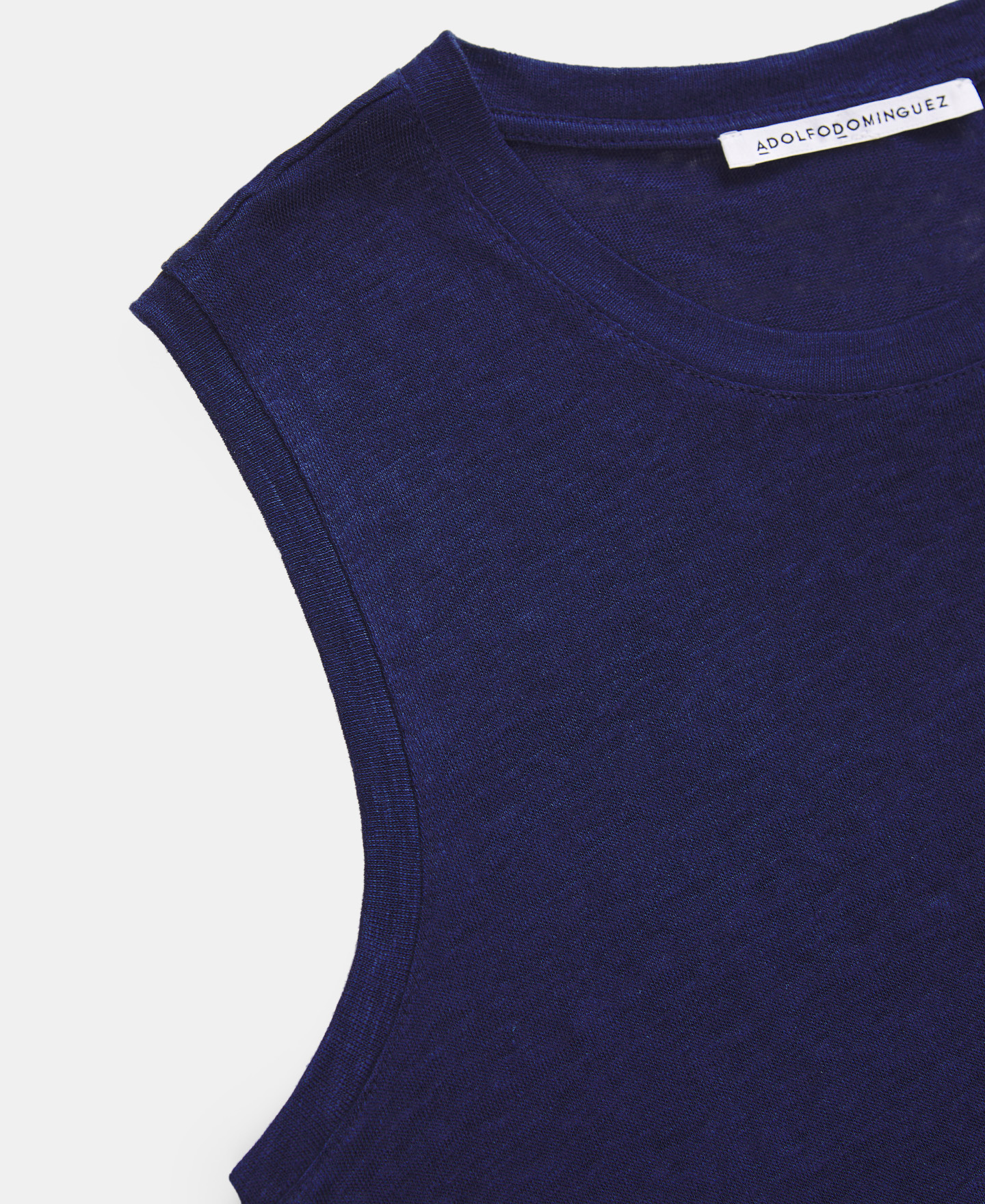 Sleeveless linen t-shirt image number 5