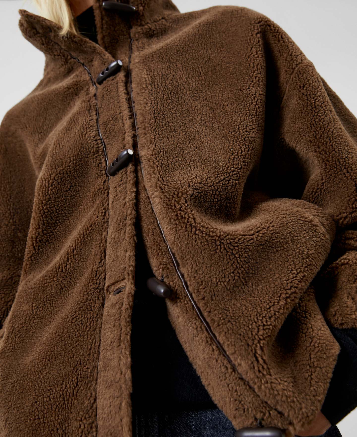 Recycled polyester jacket image number 3