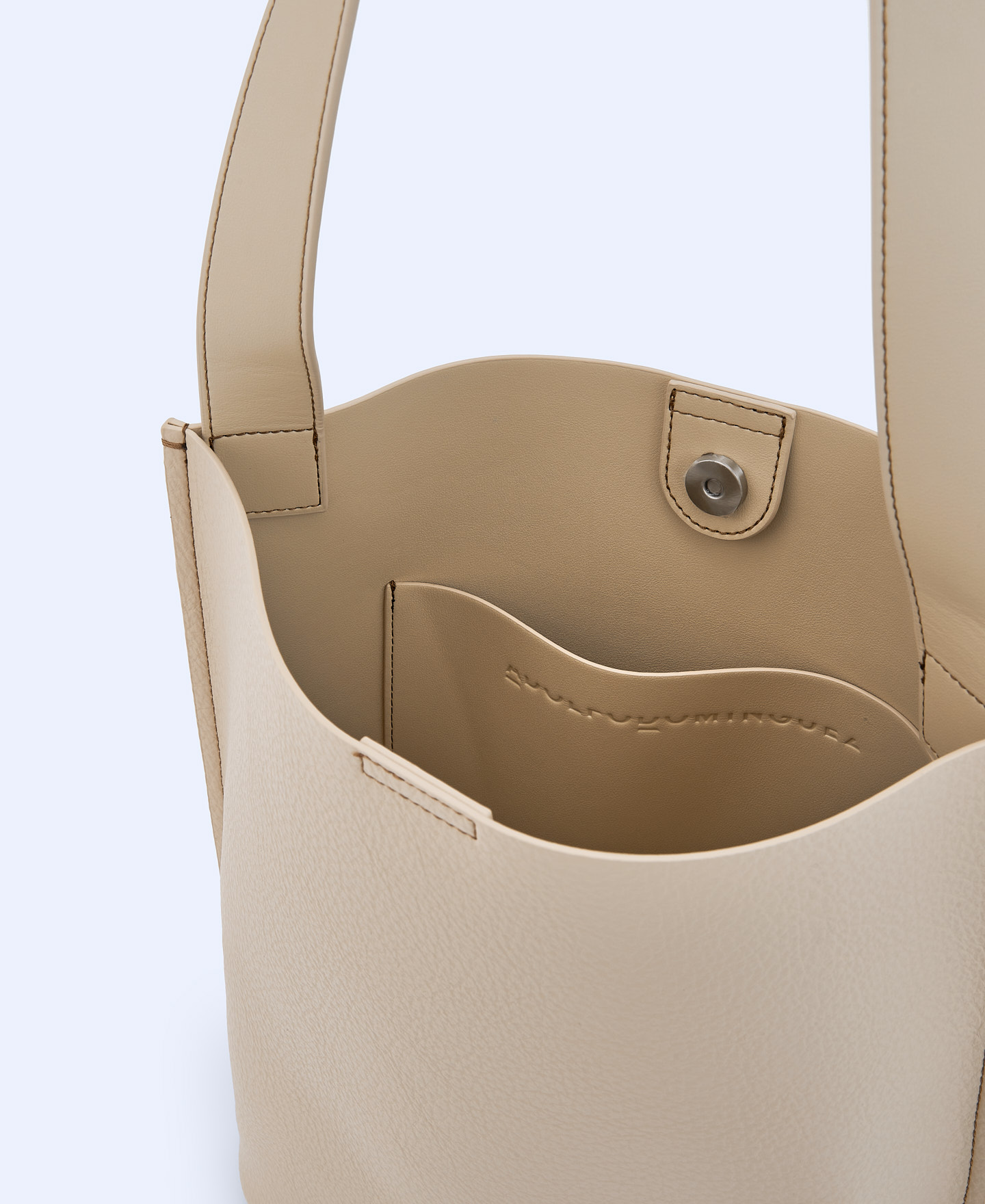 Medium grain textured hobo image number 3
