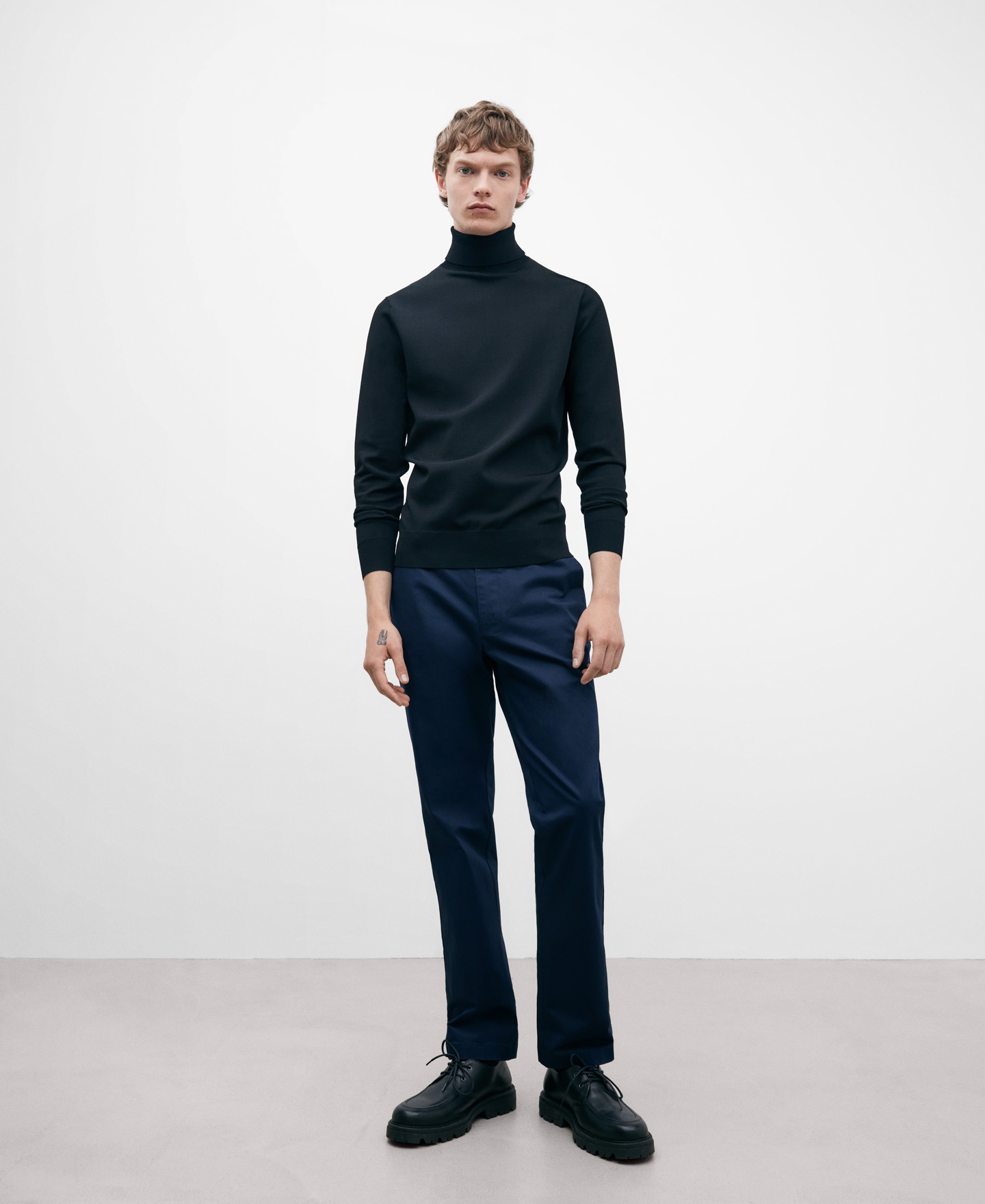 Pantalón chino en twill de algodón image number 1