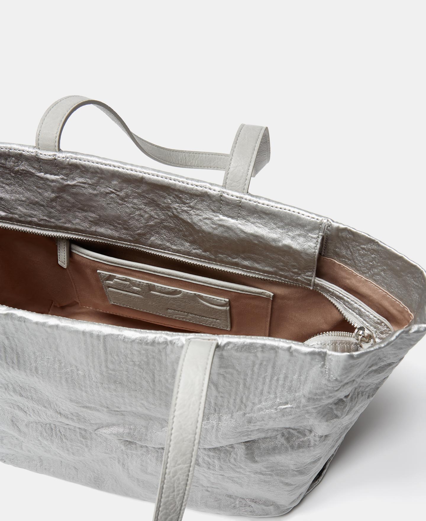 Shopper en alma de metal image number 1
