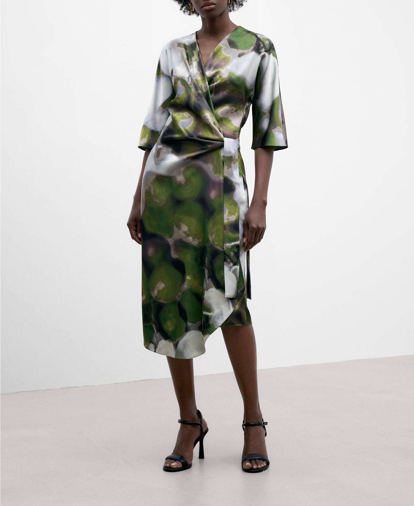 Vestido cruzado estampado image number 1