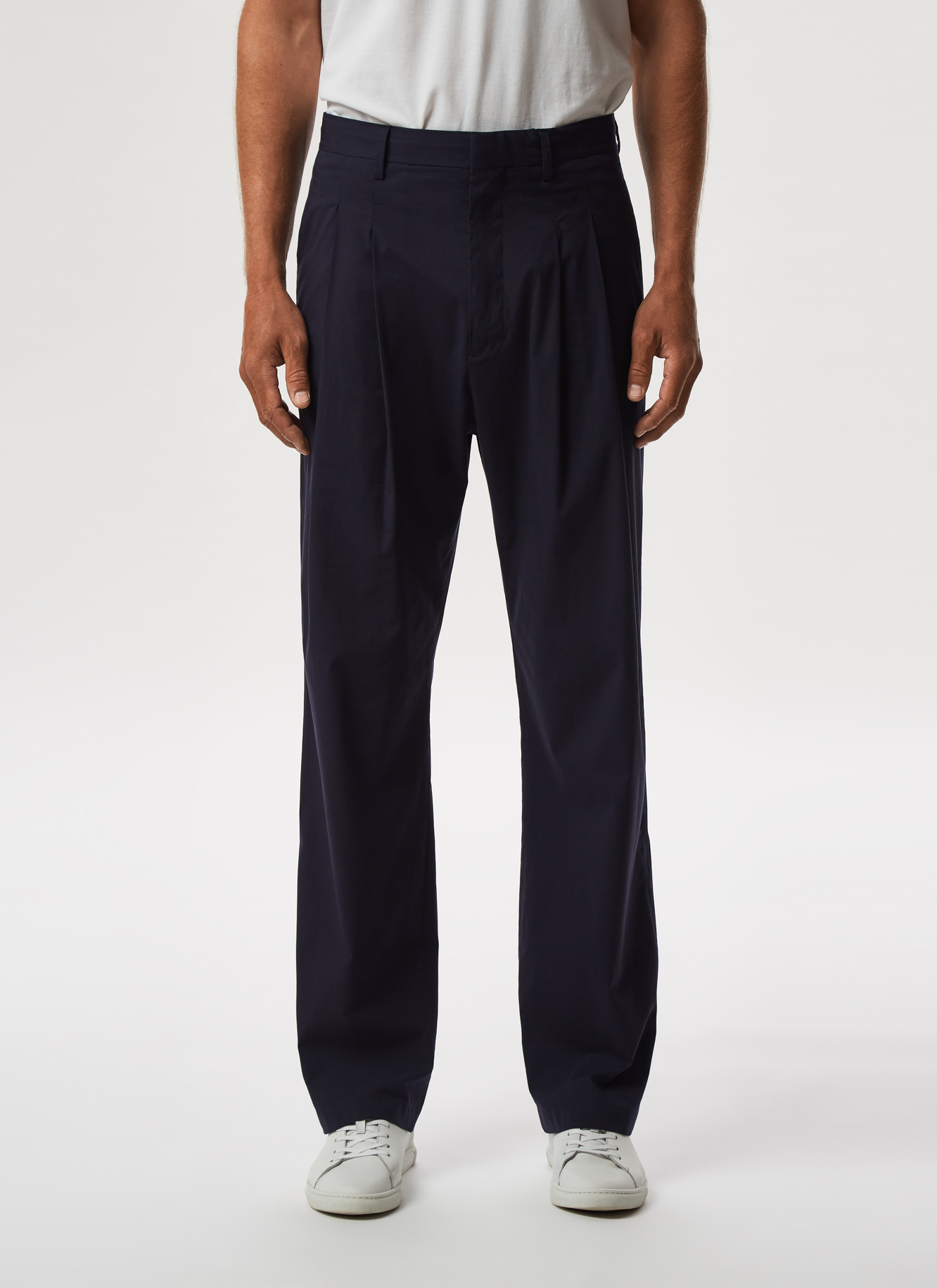 Elastic poplin trousers with double dart image number 0