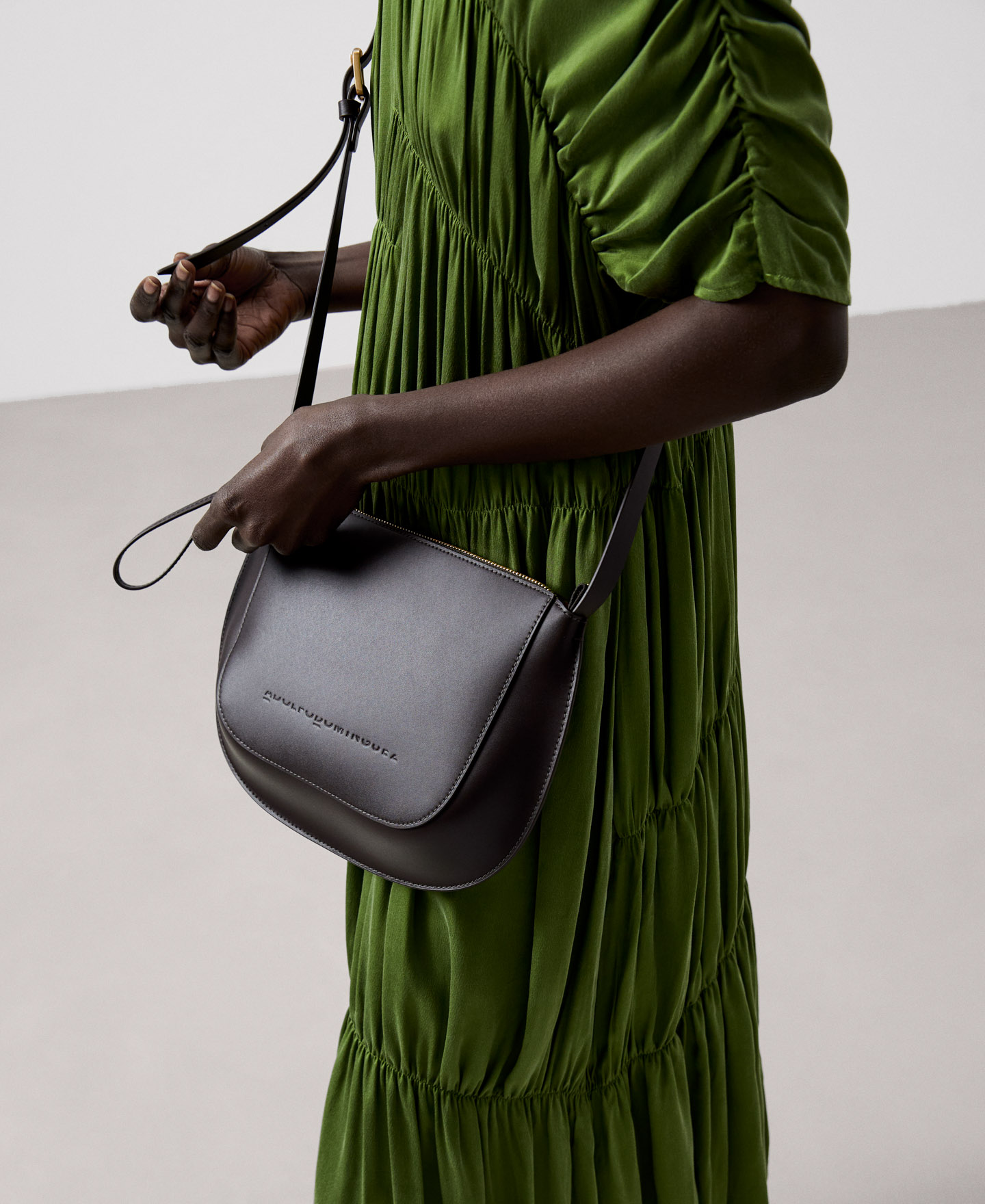 Responsible vachetta shoulder bag image number 4