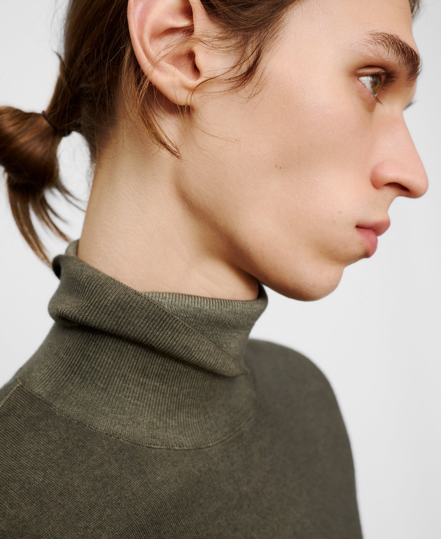 Garment-dyed merino wool sweater image number 3