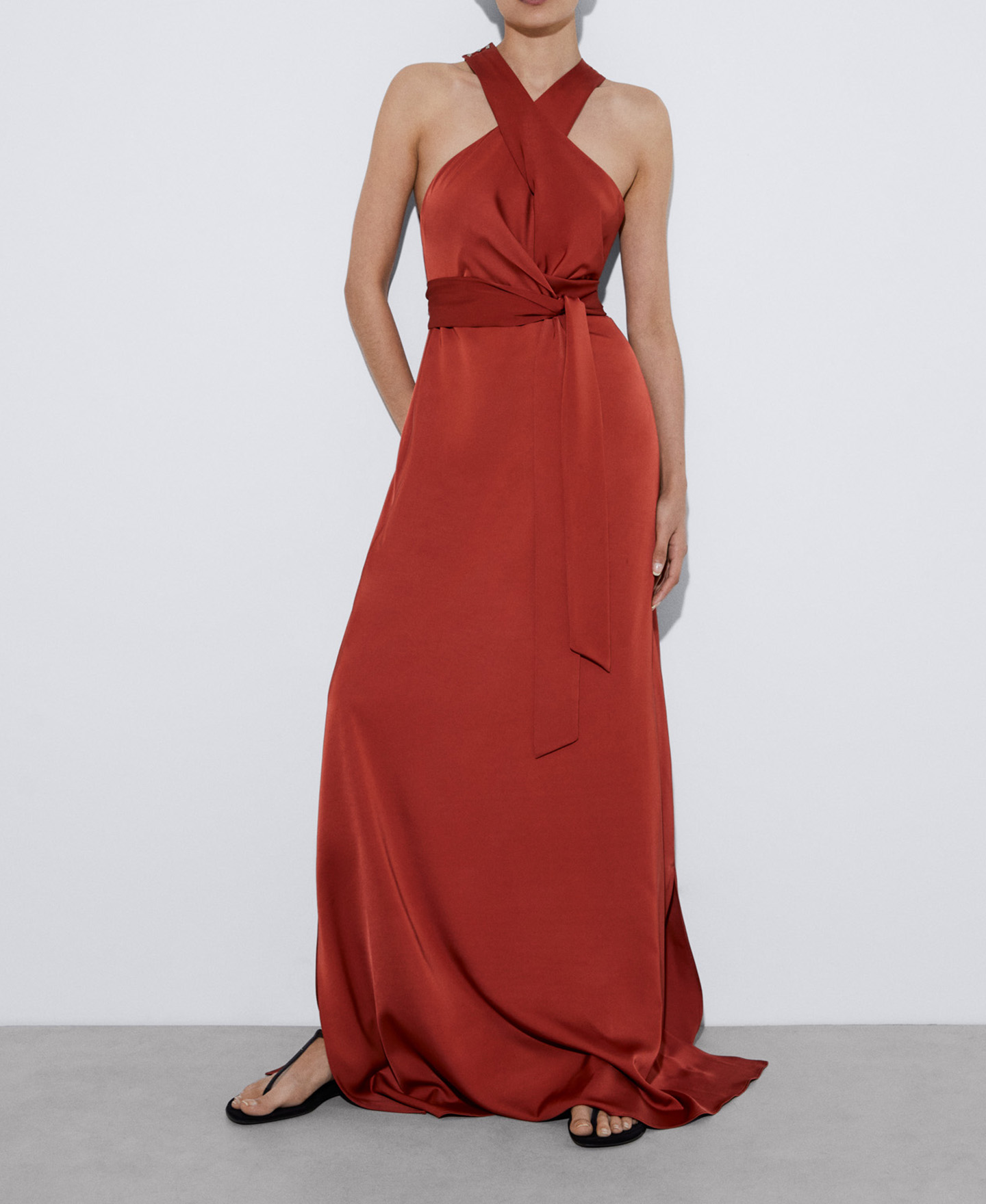 Long dress with halter neck image number 0