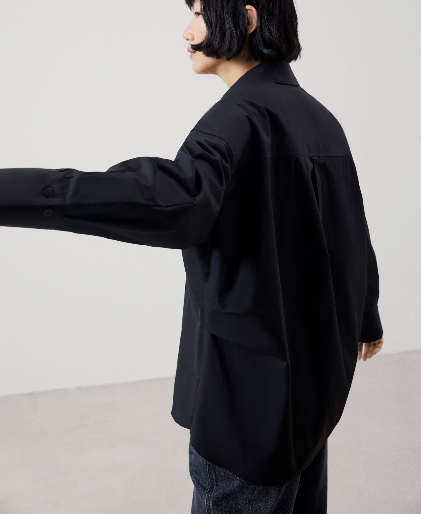 Cotton rounded volume shirt image number 4