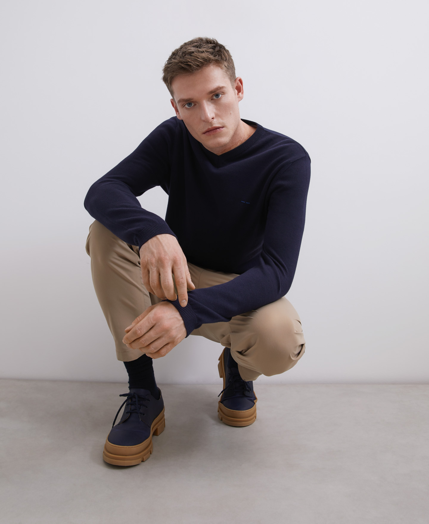 Pistachio cotton V-neck sweater image number 0
