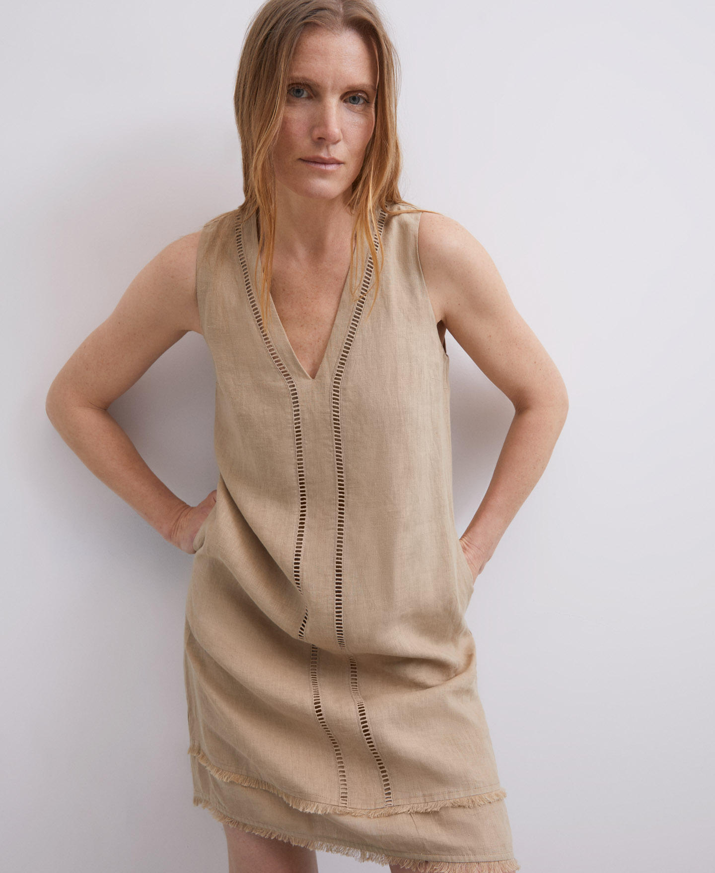 Vestido cuello escote en algodón blanco image number 1