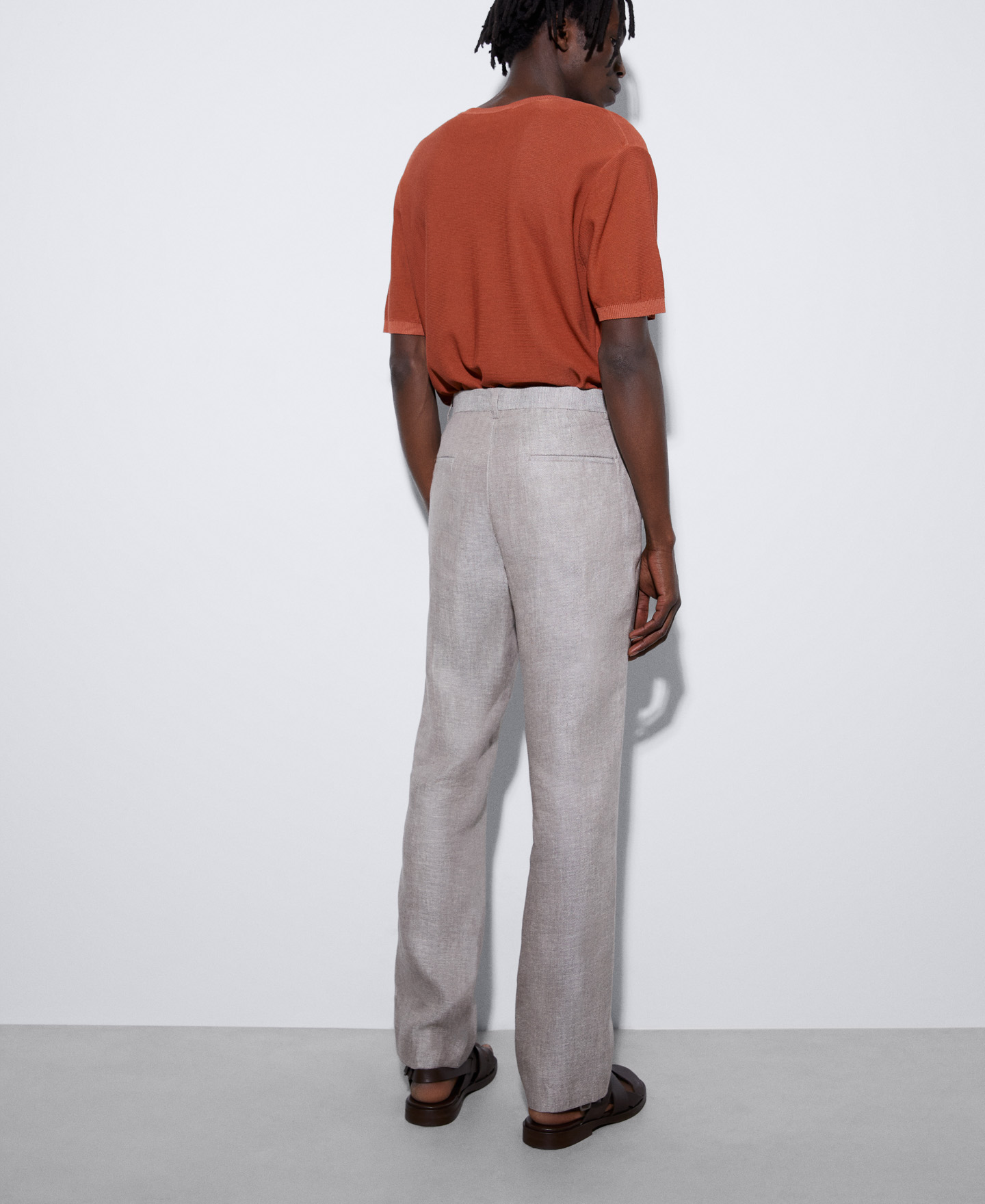 Pantalón chino en lino image number 2
