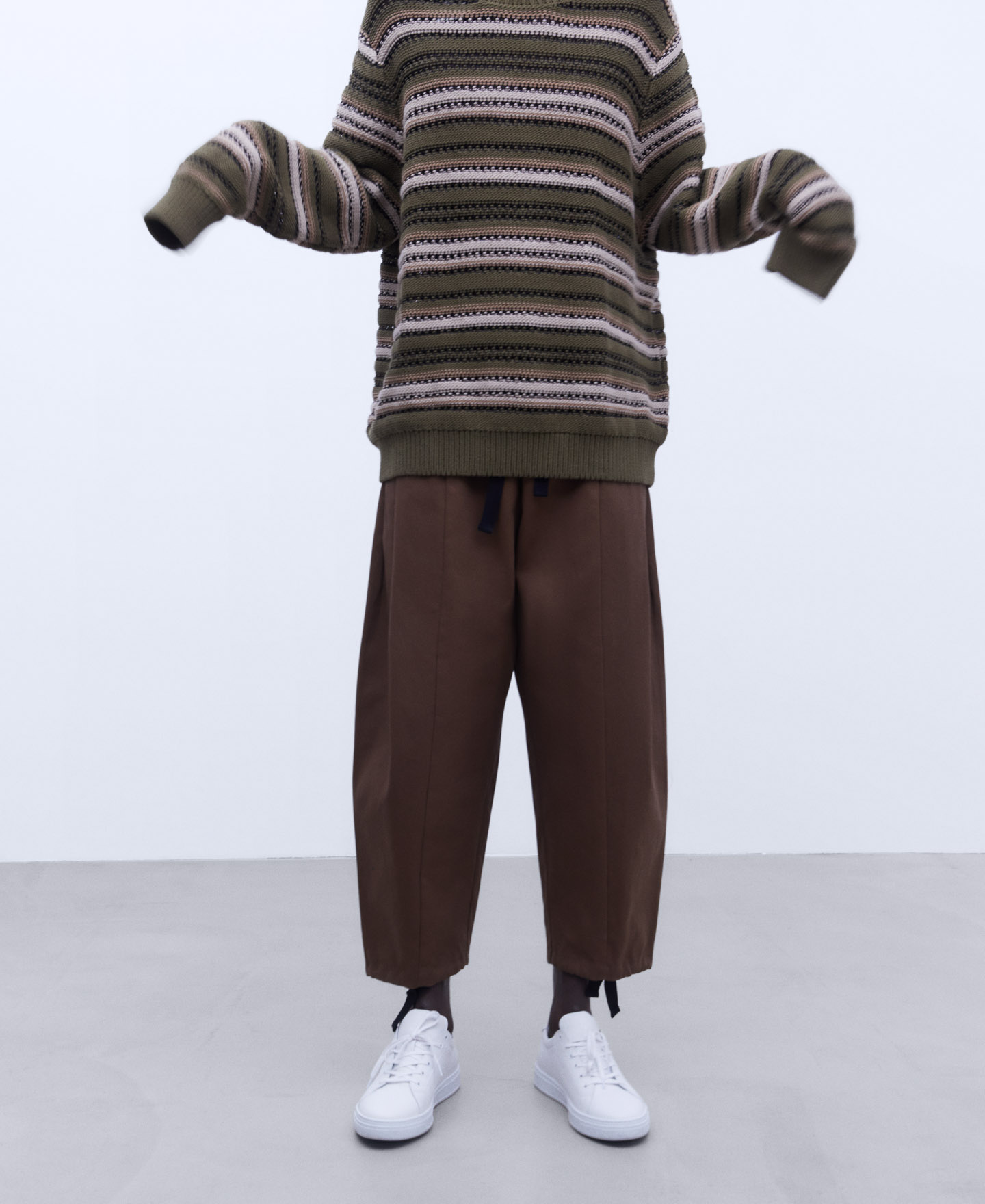 Striped structure crew neck sweater image number 5