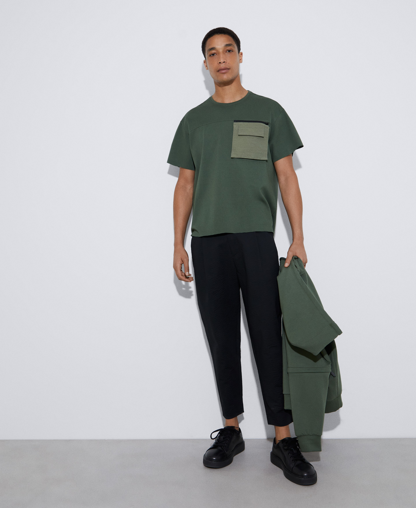 Viscose pocket T-shirt responsible image number 1