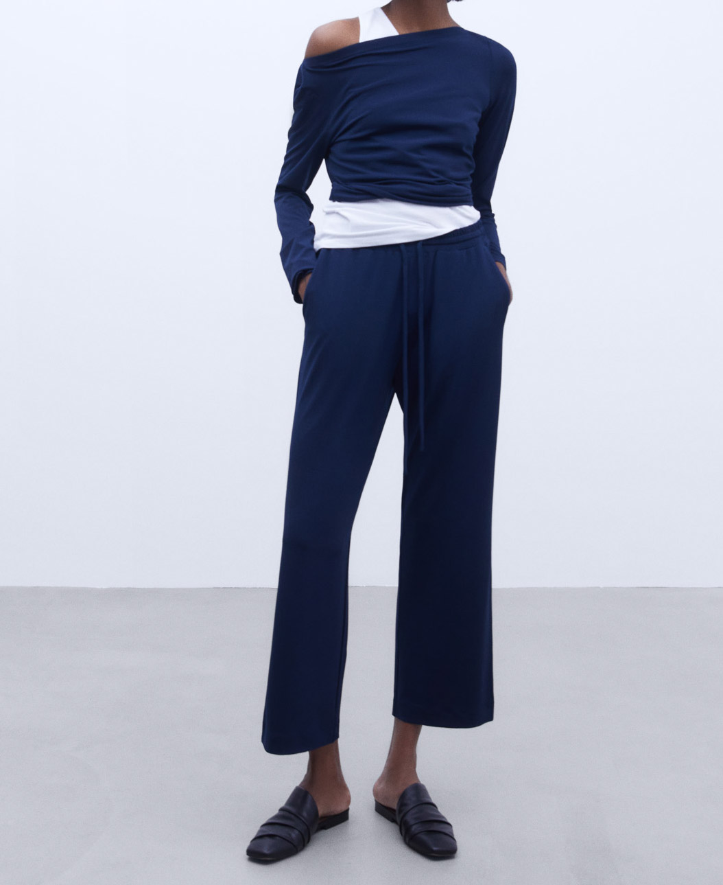 Jogger trousers image number 1