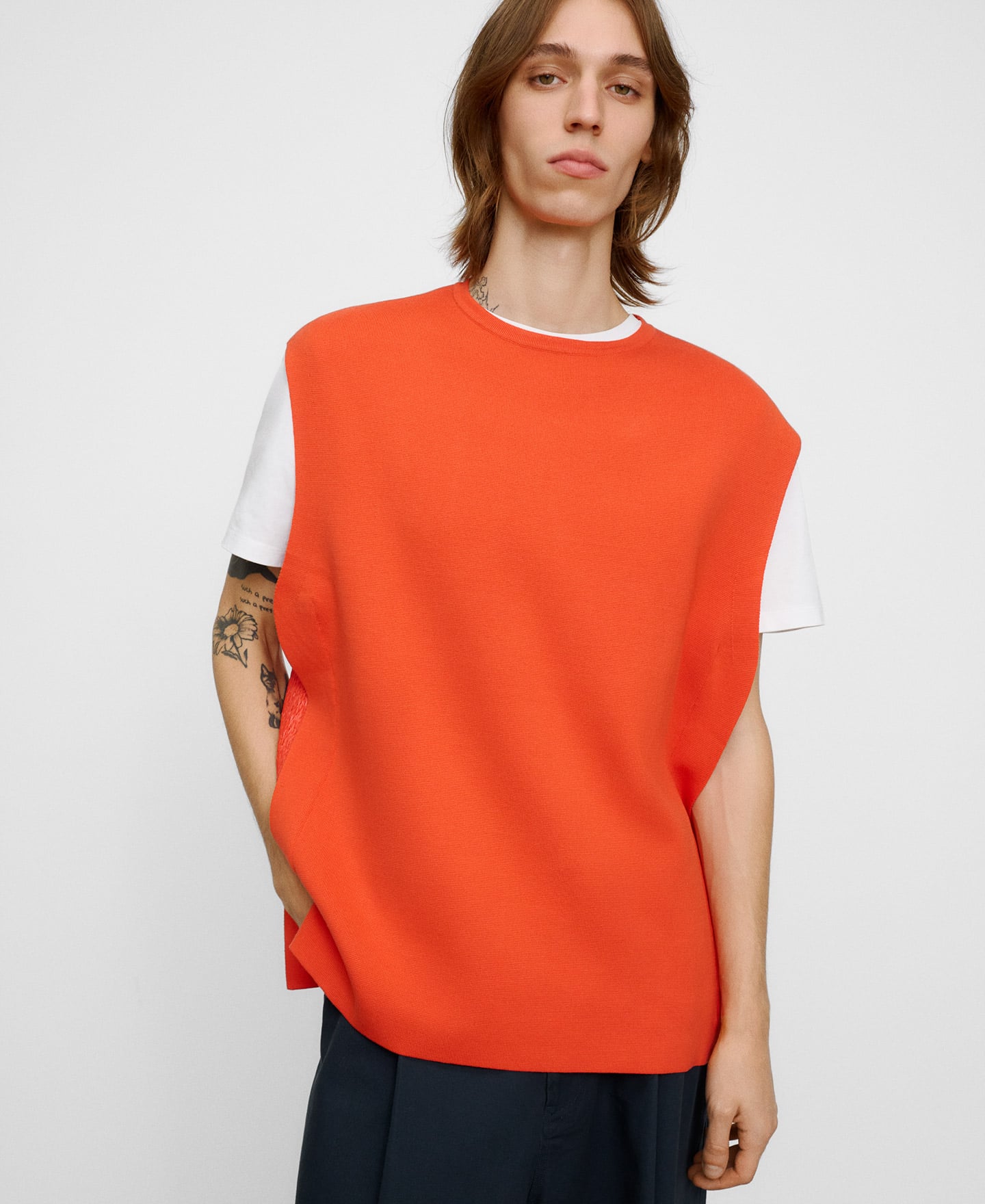 Crew collar knit vest image number 0