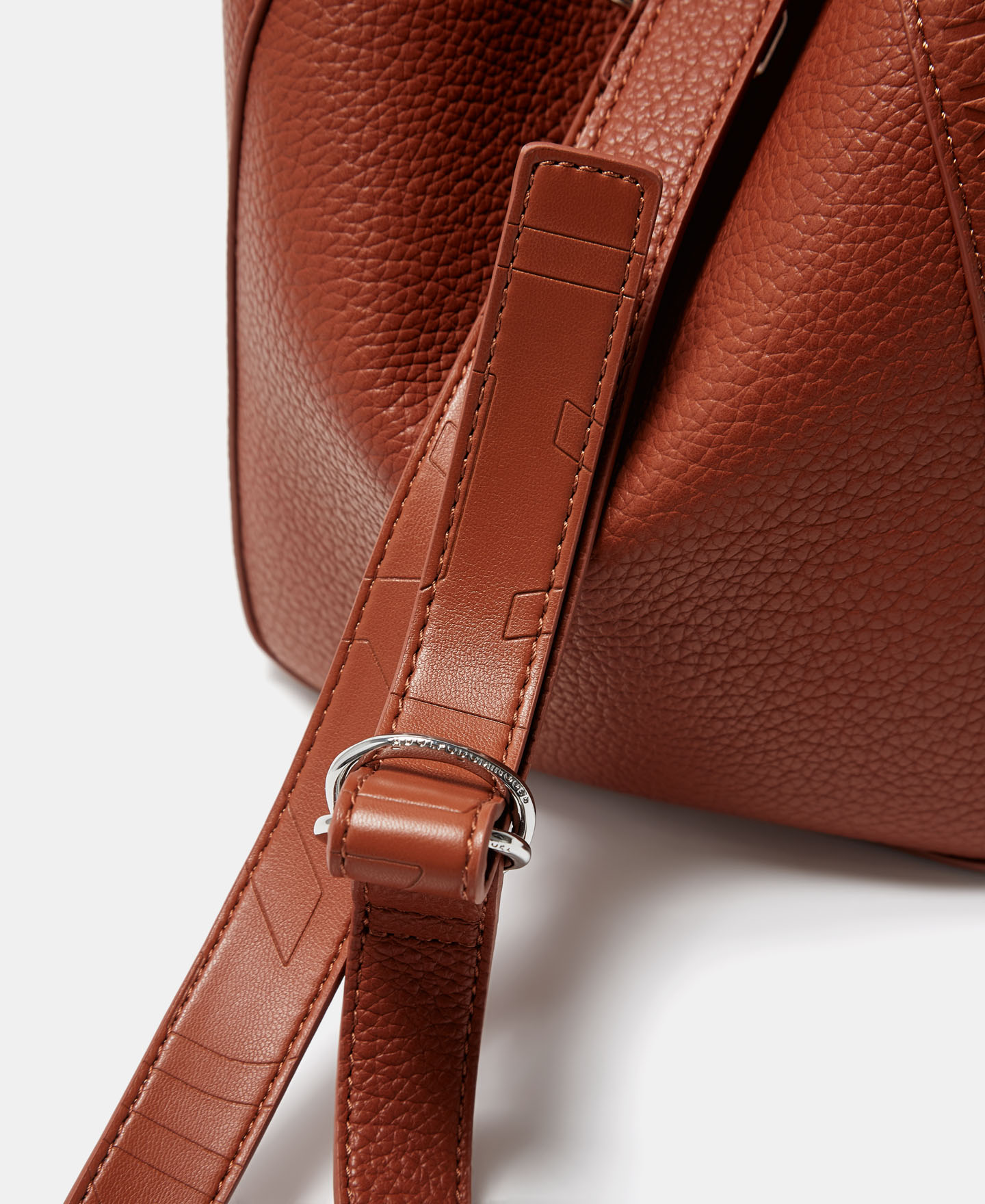 City bag en materia graneada image number 2